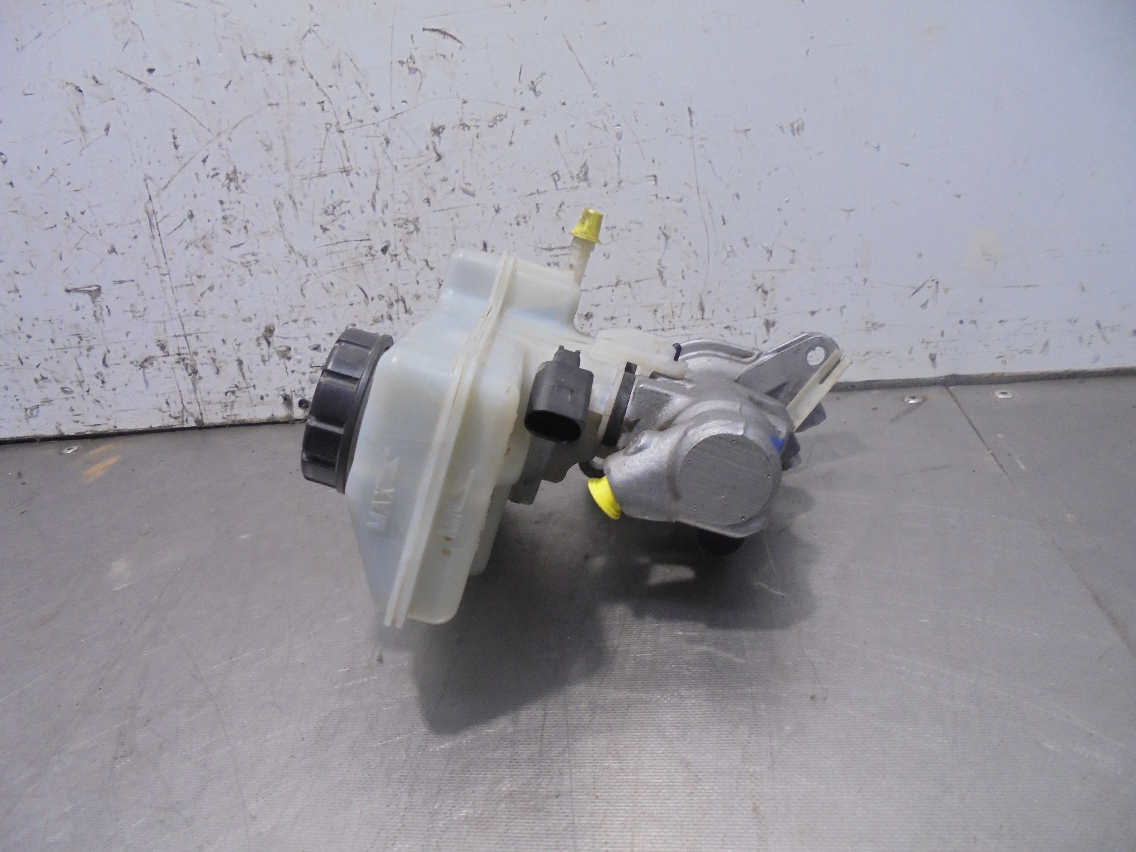 SEAT Leon 3 generation (2012-2020) Brake Cylinder 5Q1611301D 23312927