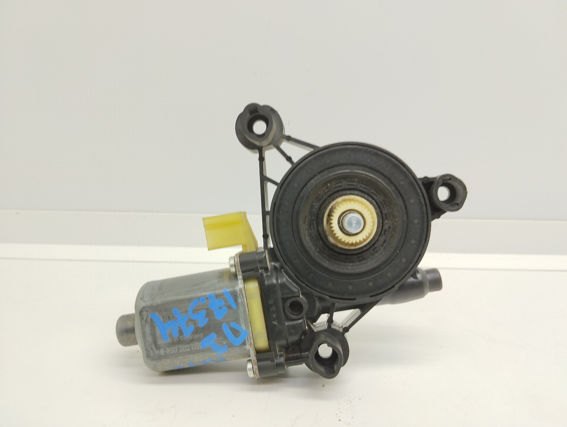 SEAT Leon 3 generation (2012-2020) Front Left Door Window Regulator Motor 5Q0959812A 23334168