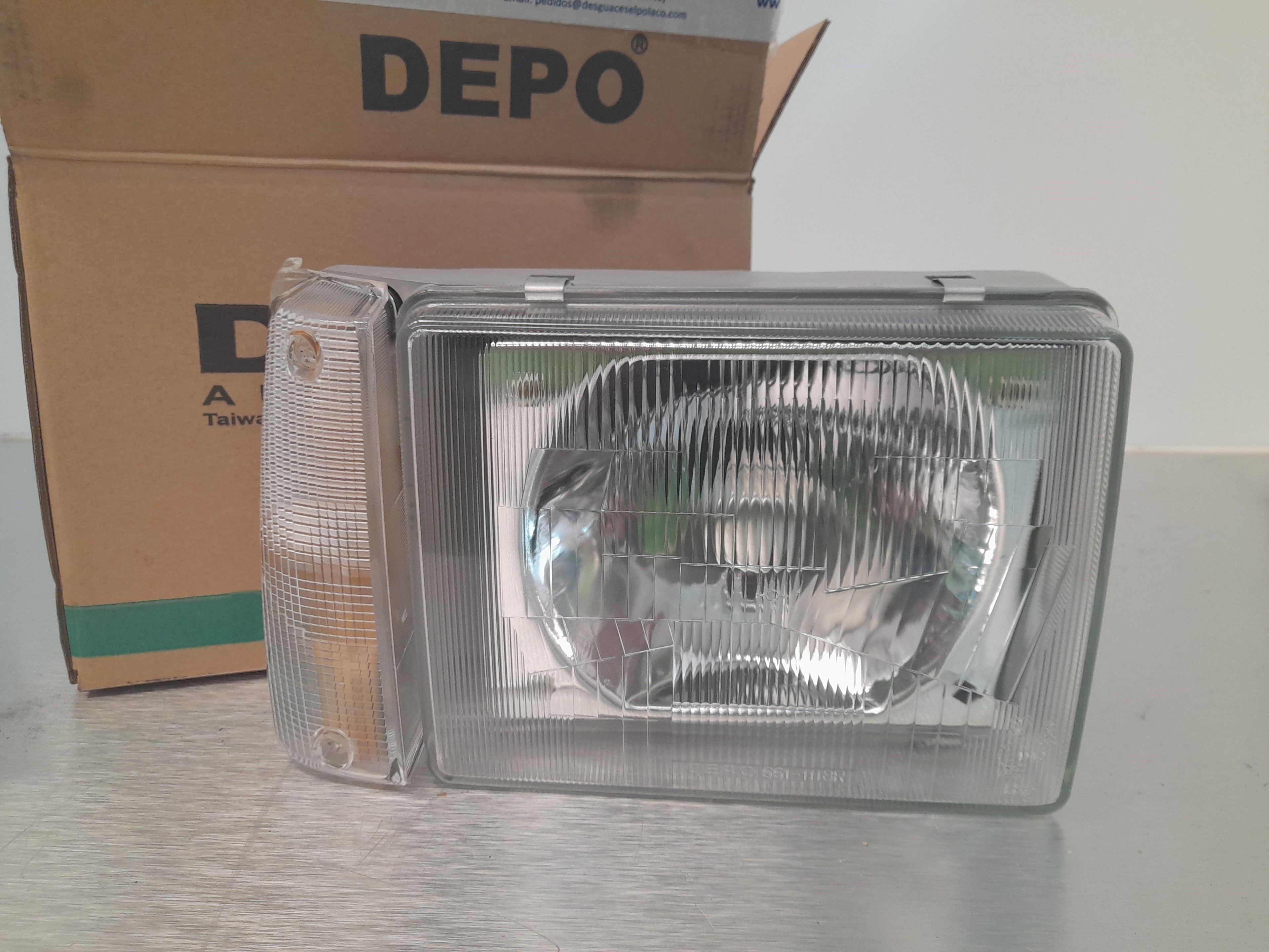 SEAT 3 generation (2005-2012) Front Right Headlight 11850504, IPARLUX 23322461