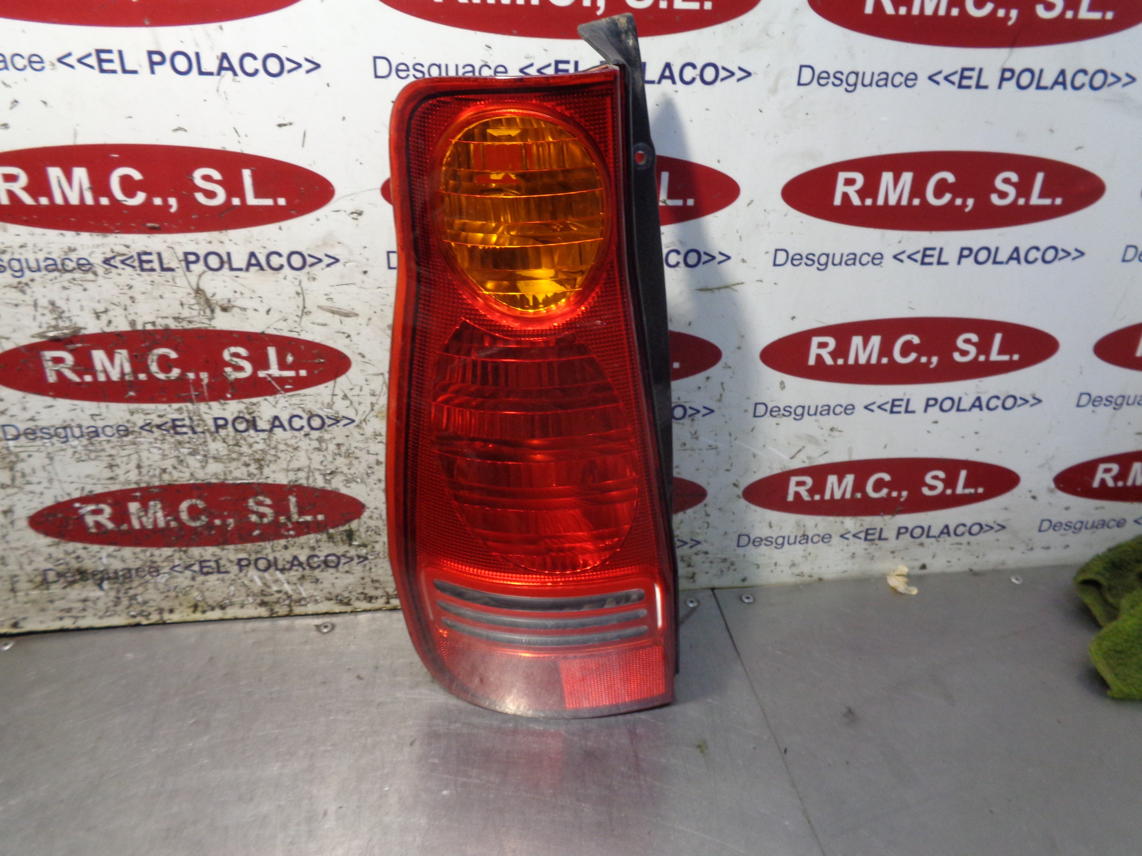 HYUNDAI Santa Fe SM (2000-2013) Rear Left Taillight 21954264