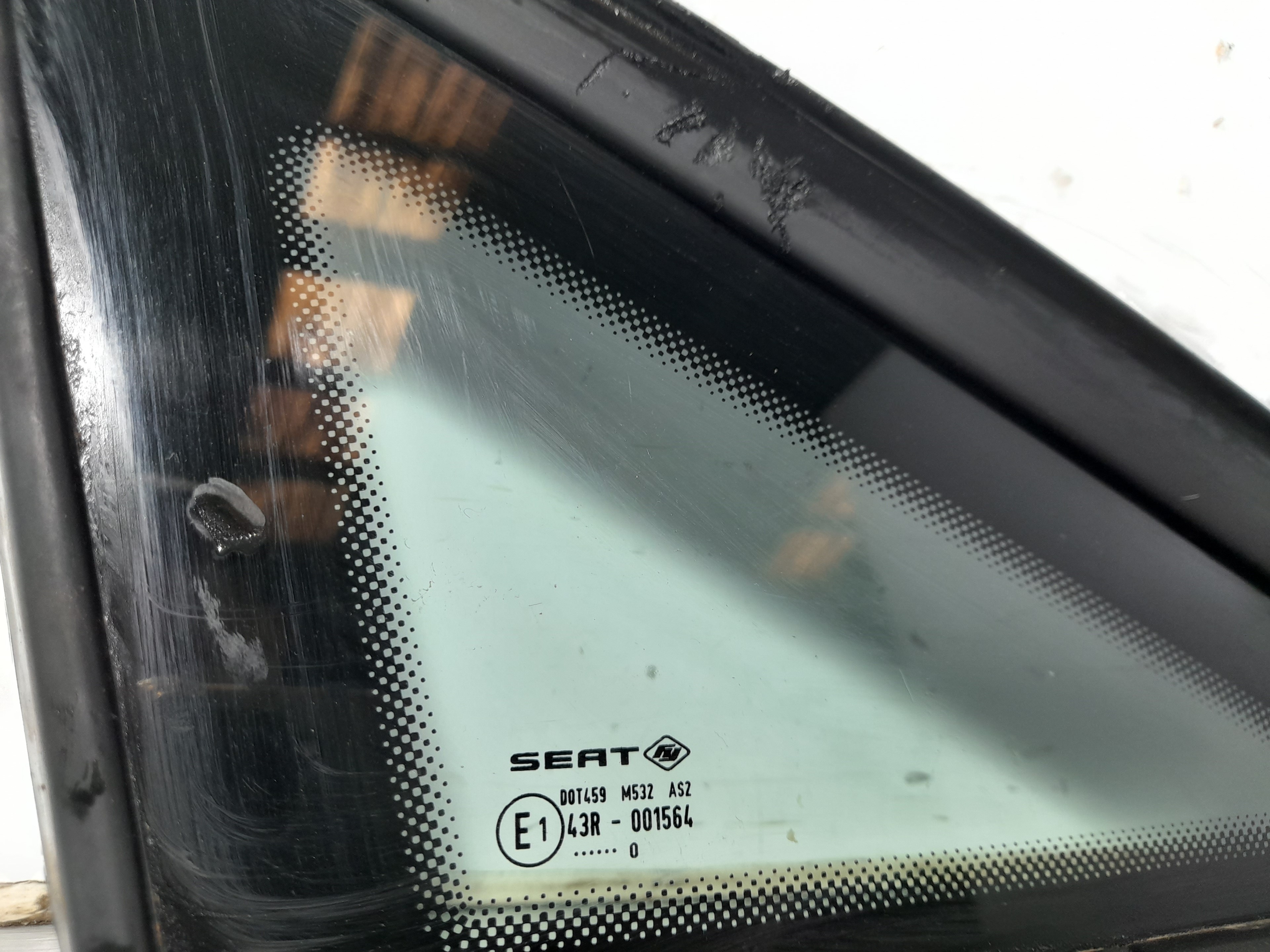 SEAT Arona 1 generation (2017-2024) Priekšējo labo durvju stikls 25367931