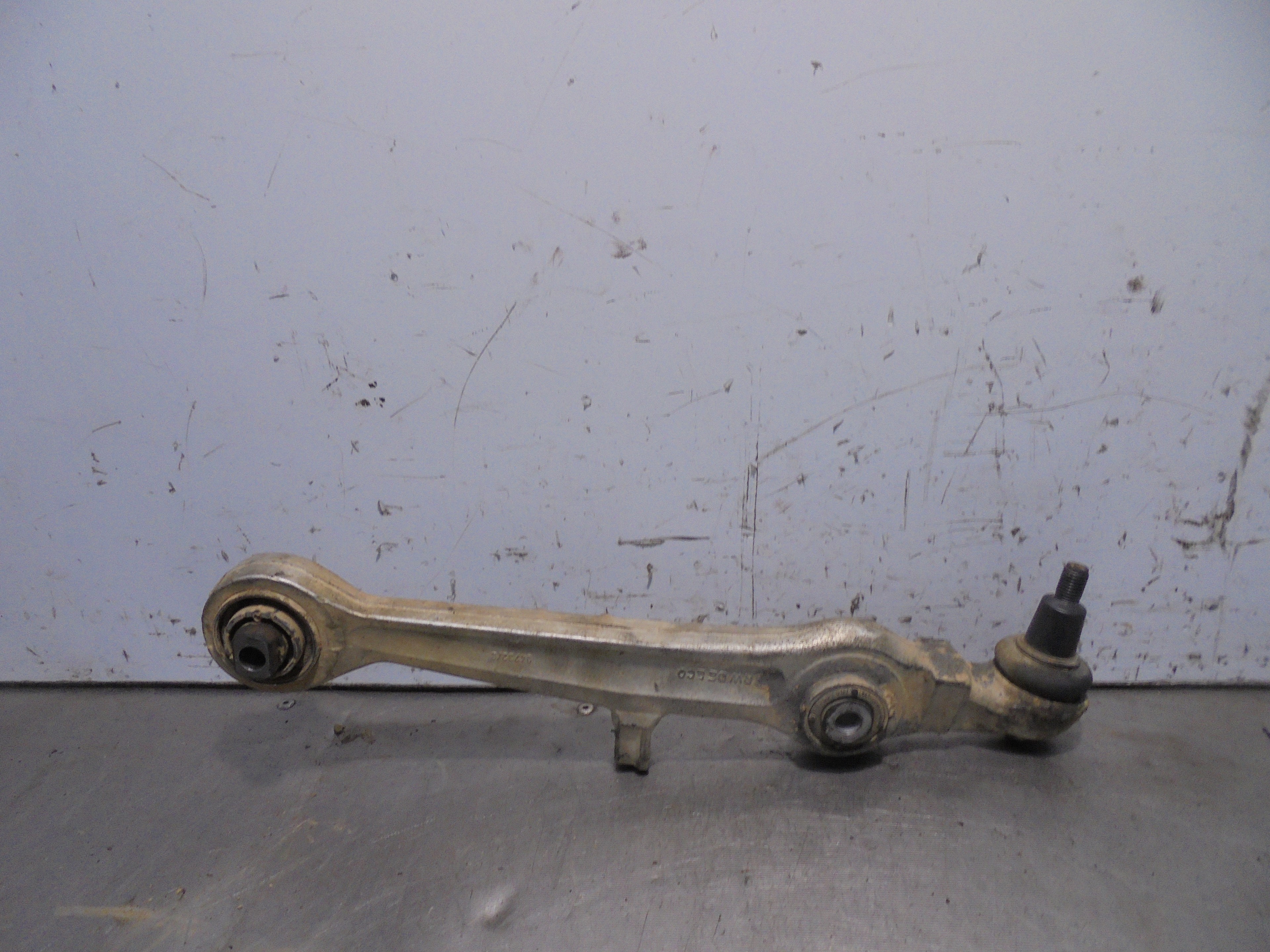 VOLKSWAGEN Passat B5 (1996-2005) Braț de control inferior dreapta față 4D0407155 23313872