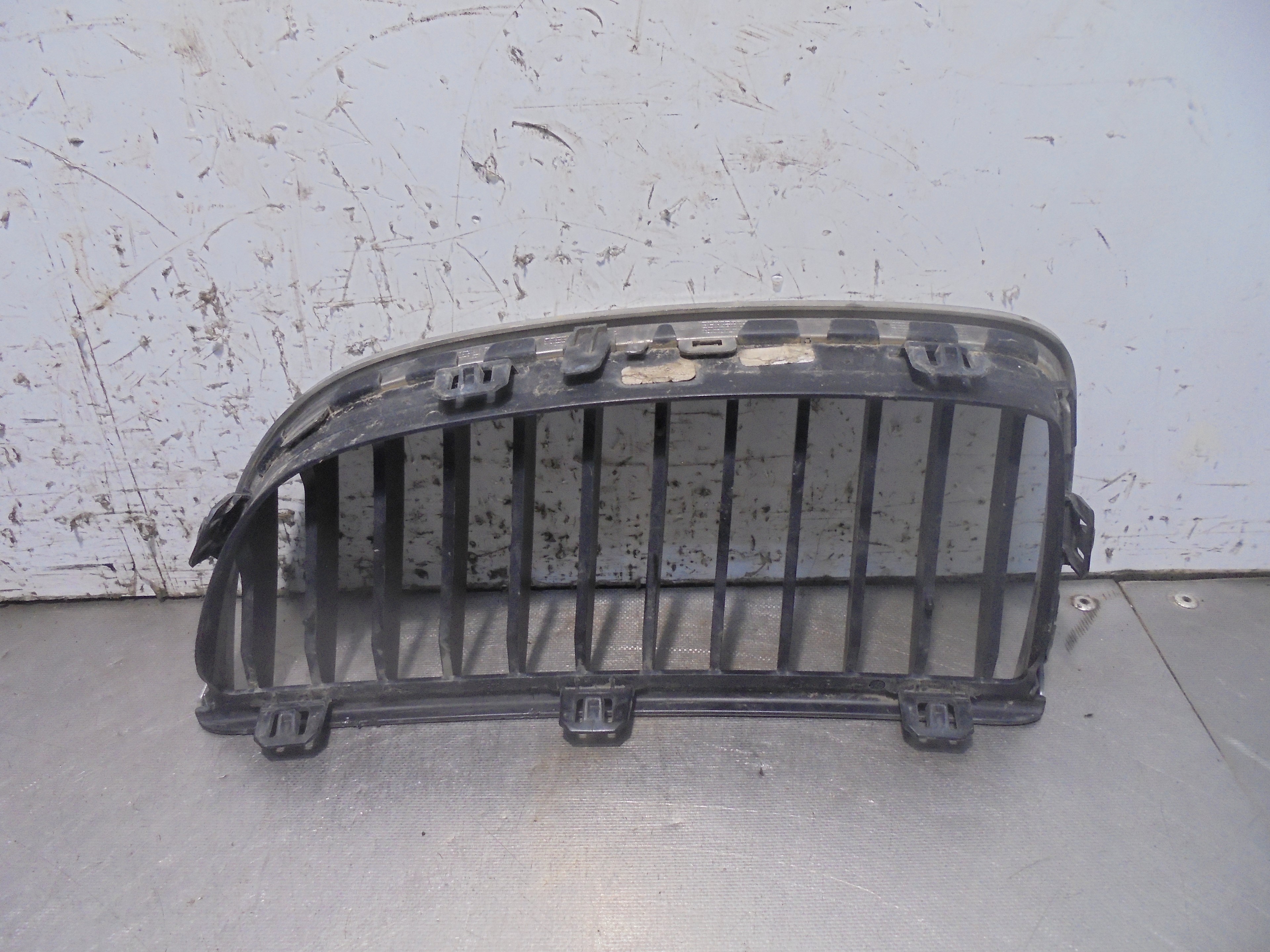 BMW 3 Series E90/E91/E92/E93 (2004-2013) Radiator Grille 7120010 25061973