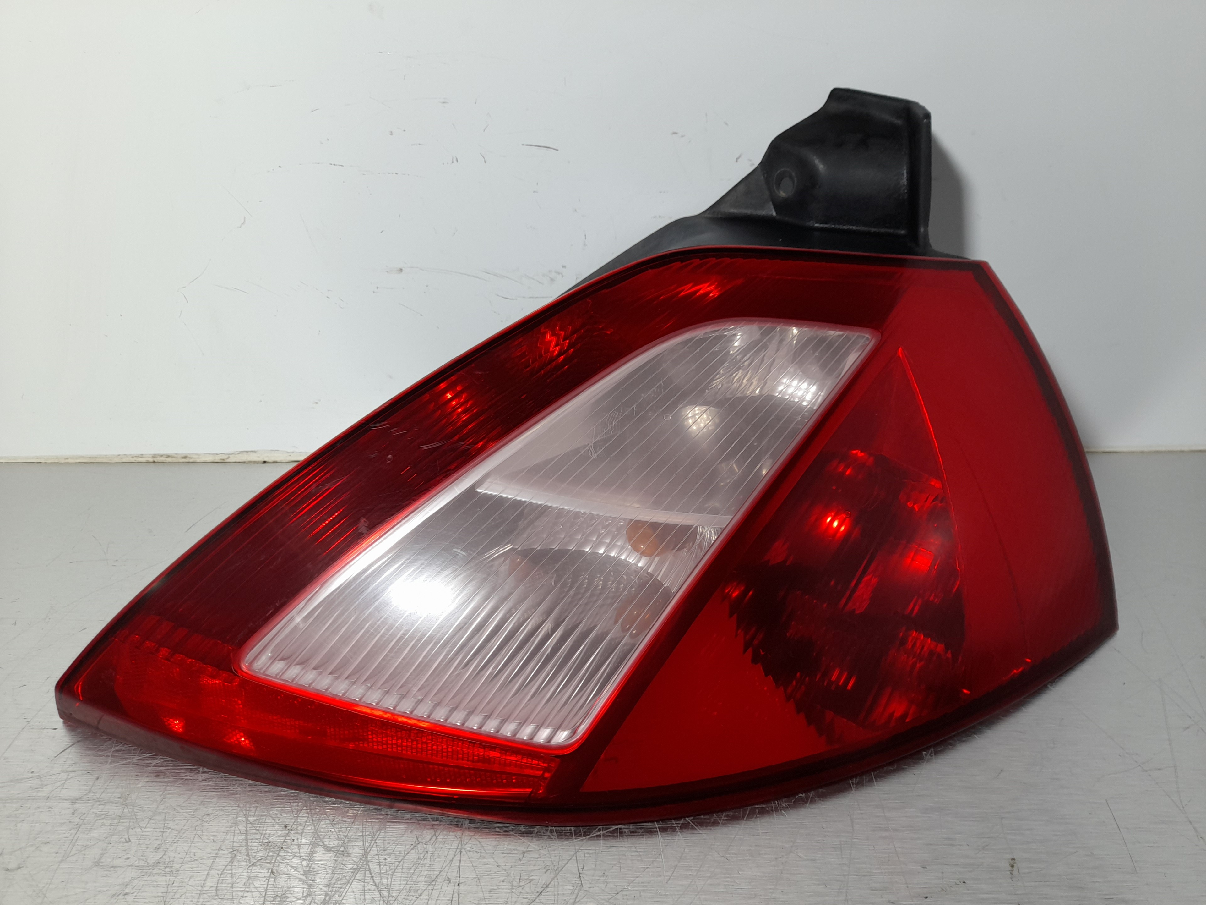 RENAULT Megane 2 generation (2002-2012) Rear Right Taillight Lamp 8200073237 25208617