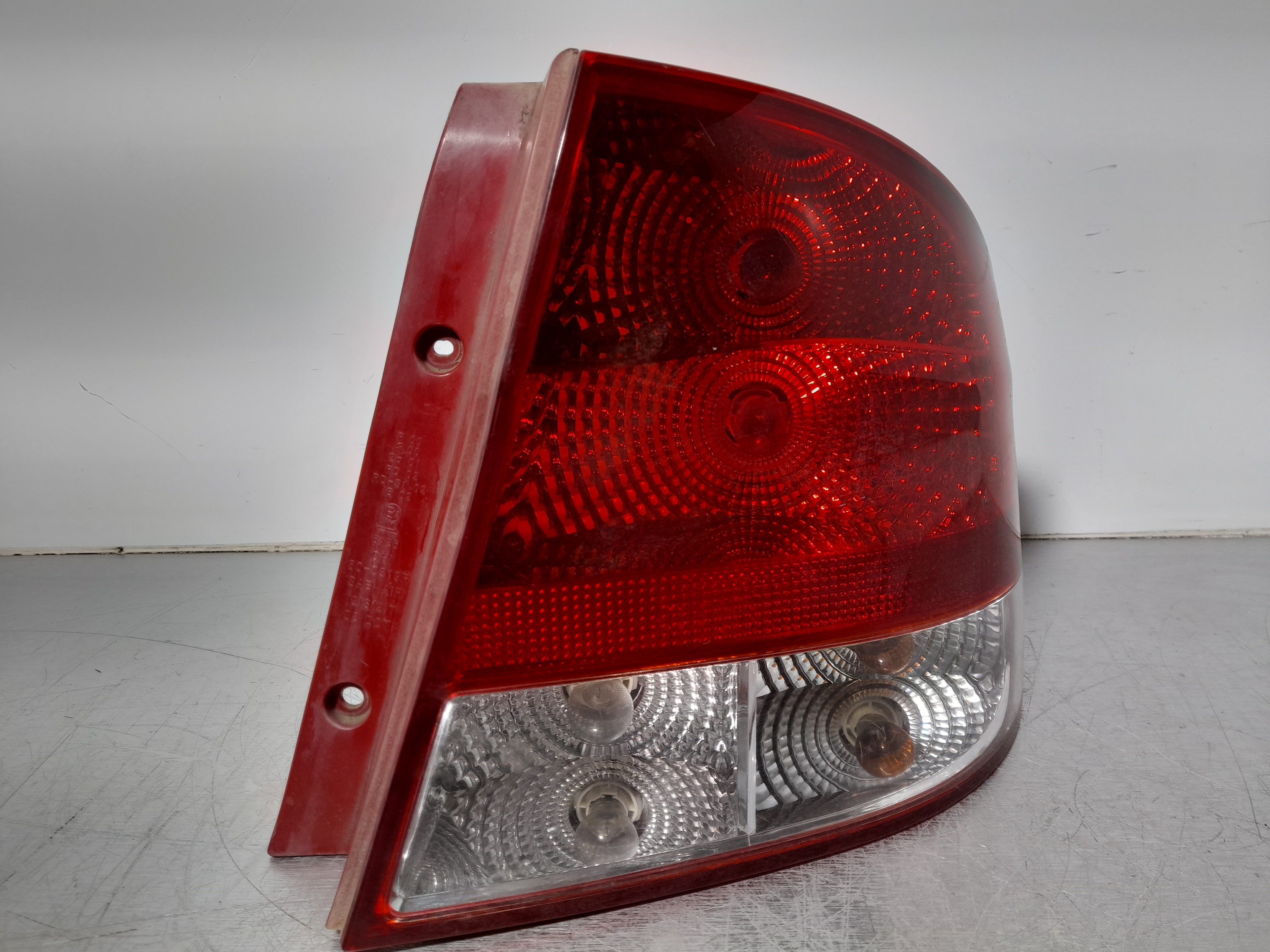 CHEVROLET Kalos 1 generation (2003-2008) Rear Right Taillight Lamp 25074293