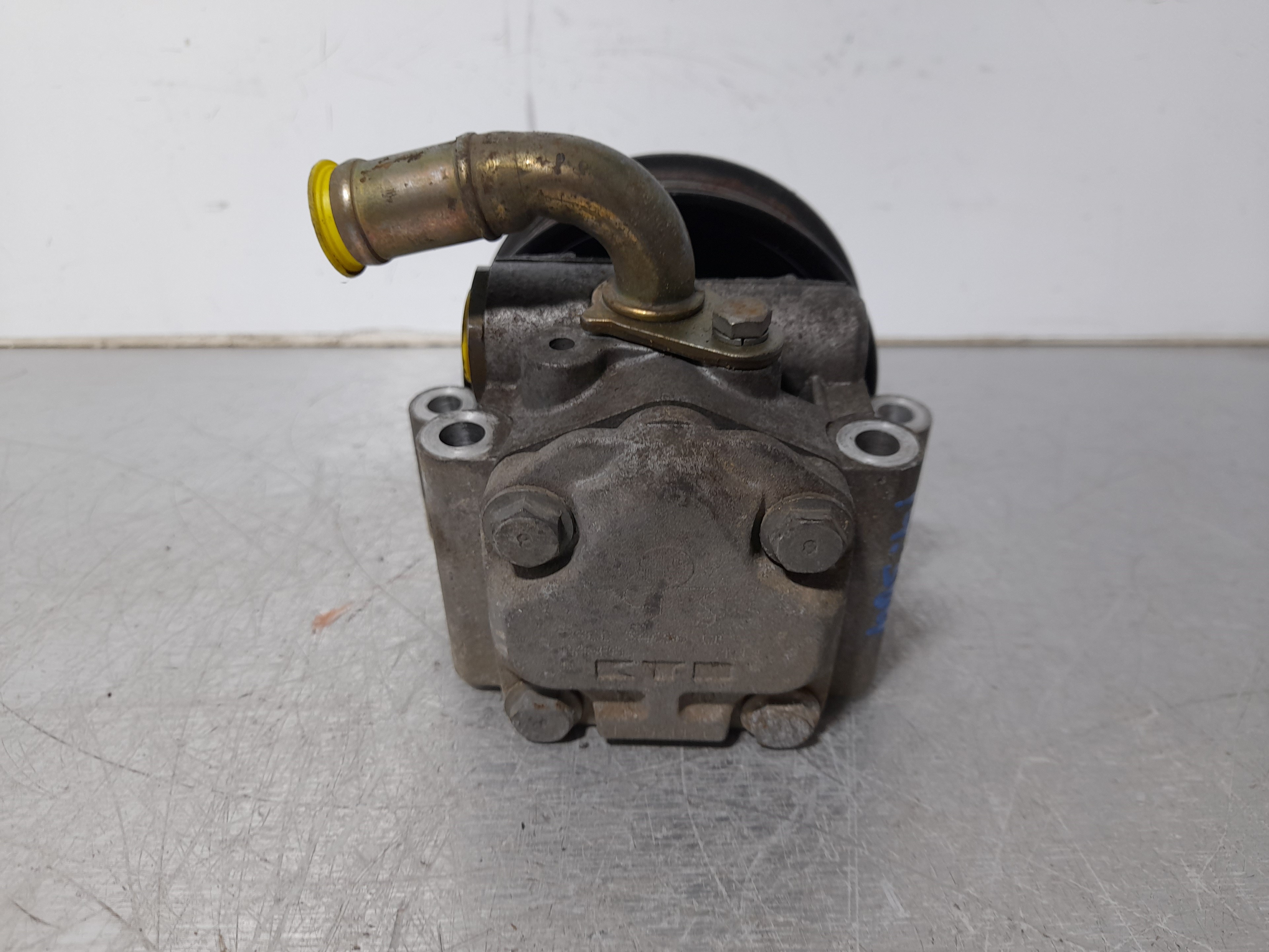 FORD Fiesta 5 generation (2001-2010) Насос гідропідсилювача 2S6C3A656 23328023