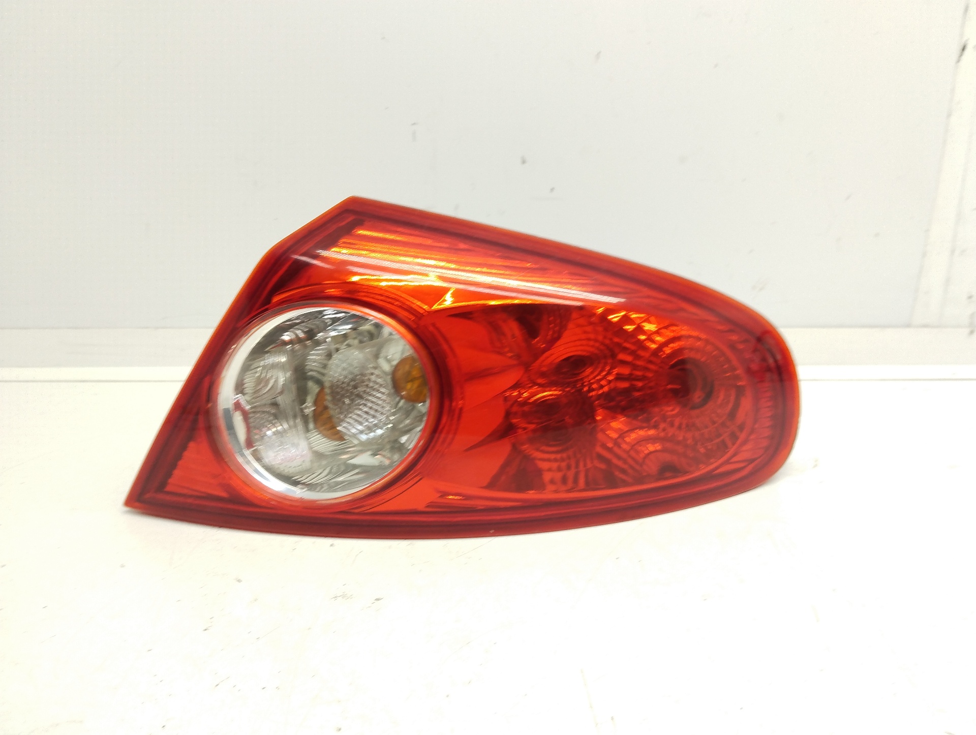 CHEVROLET Lacetti J200 (2004-2024) Rear Right Taillight Lamp 25076180