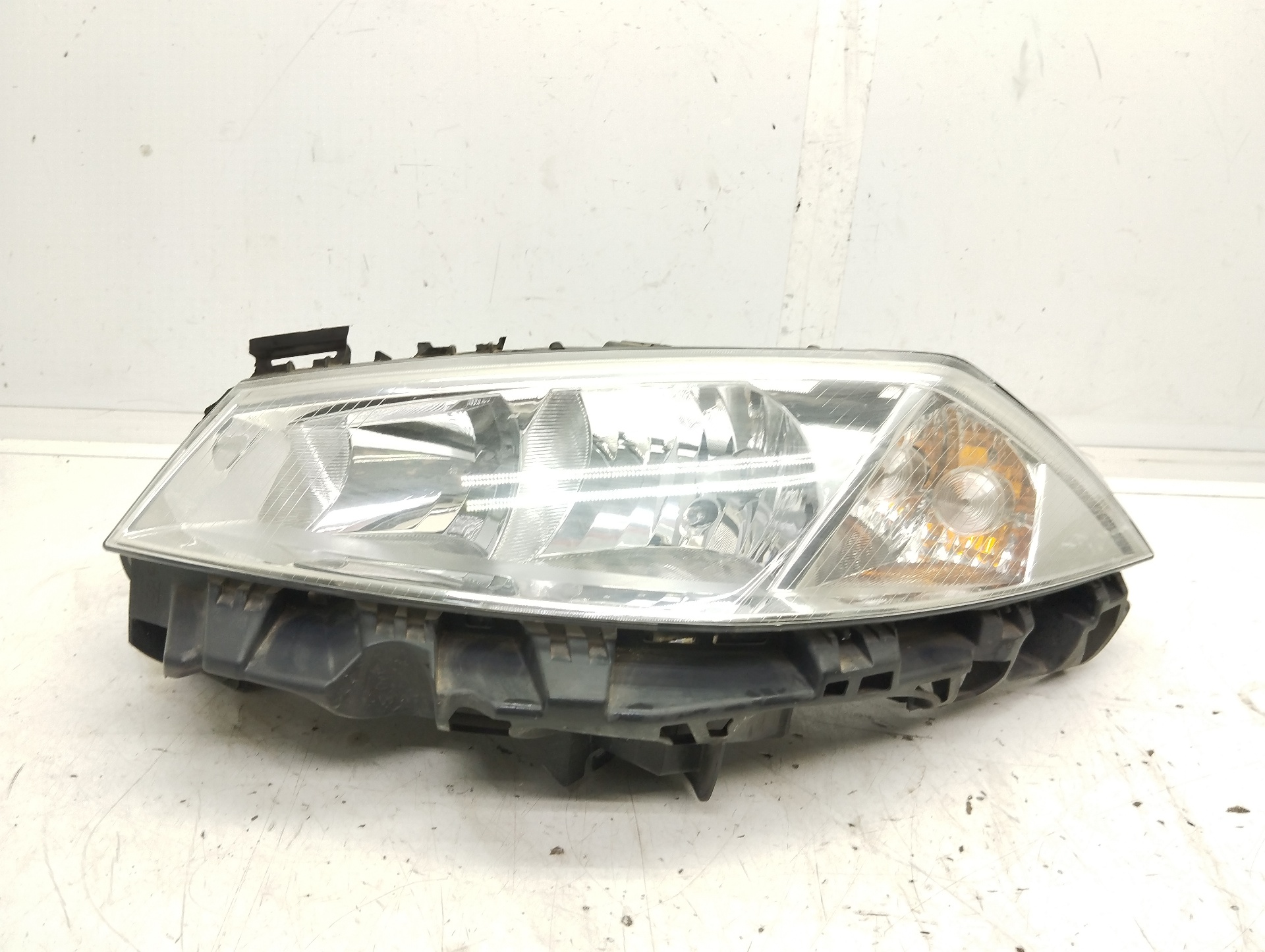 RENAULT Megane 2 generation (2002-2012) Far stânga față 8200476428 25913377