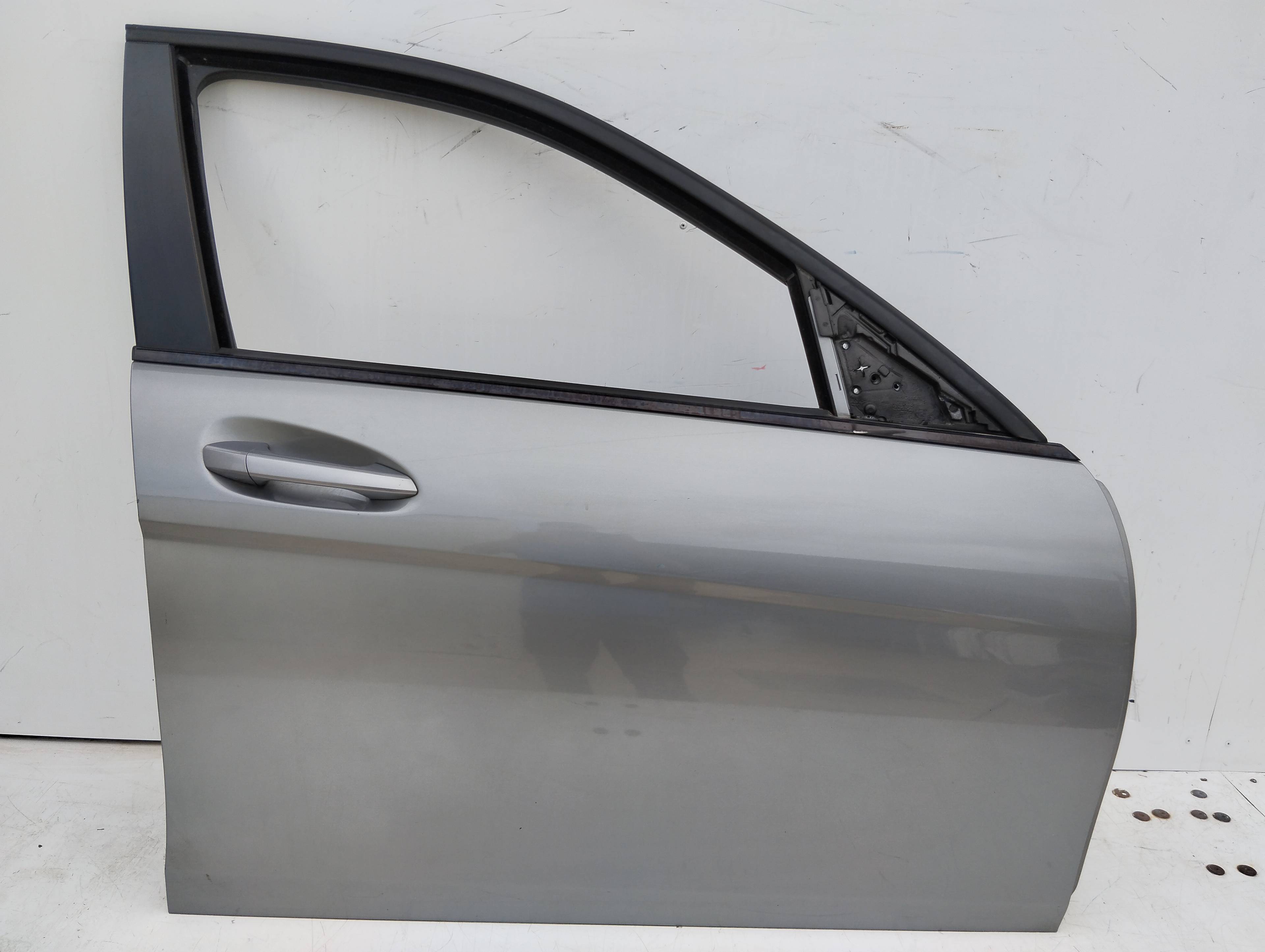 MERCEDES-BENZ C-Class W204/S204/C204 (2004-2015) Front Right Door 23332043