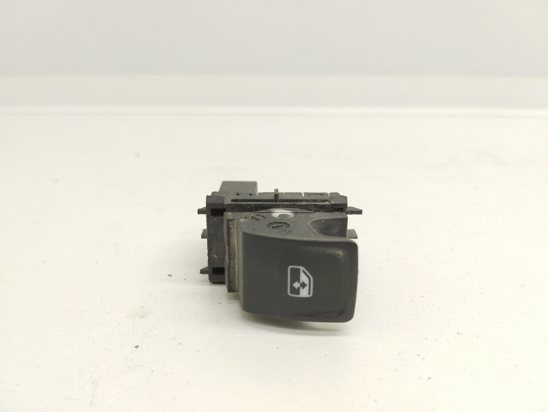 SEAT Leon 3 generation (2012-2020) Front Right Door Window Switch 5G0959855P 23333066