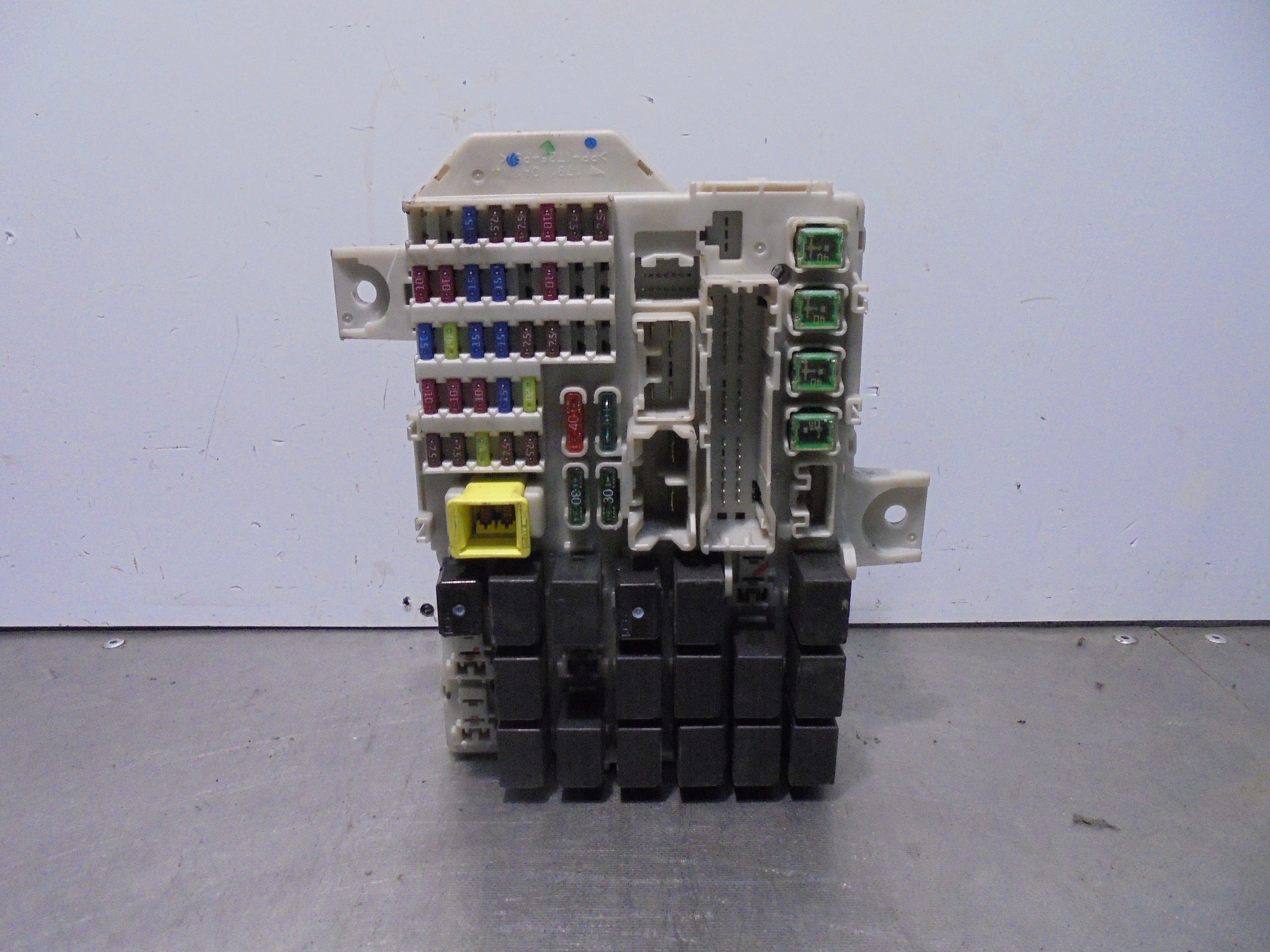 MITSUBISHI Colt 6 generation (2002-2013) Fuse Box 8637A020 21955531