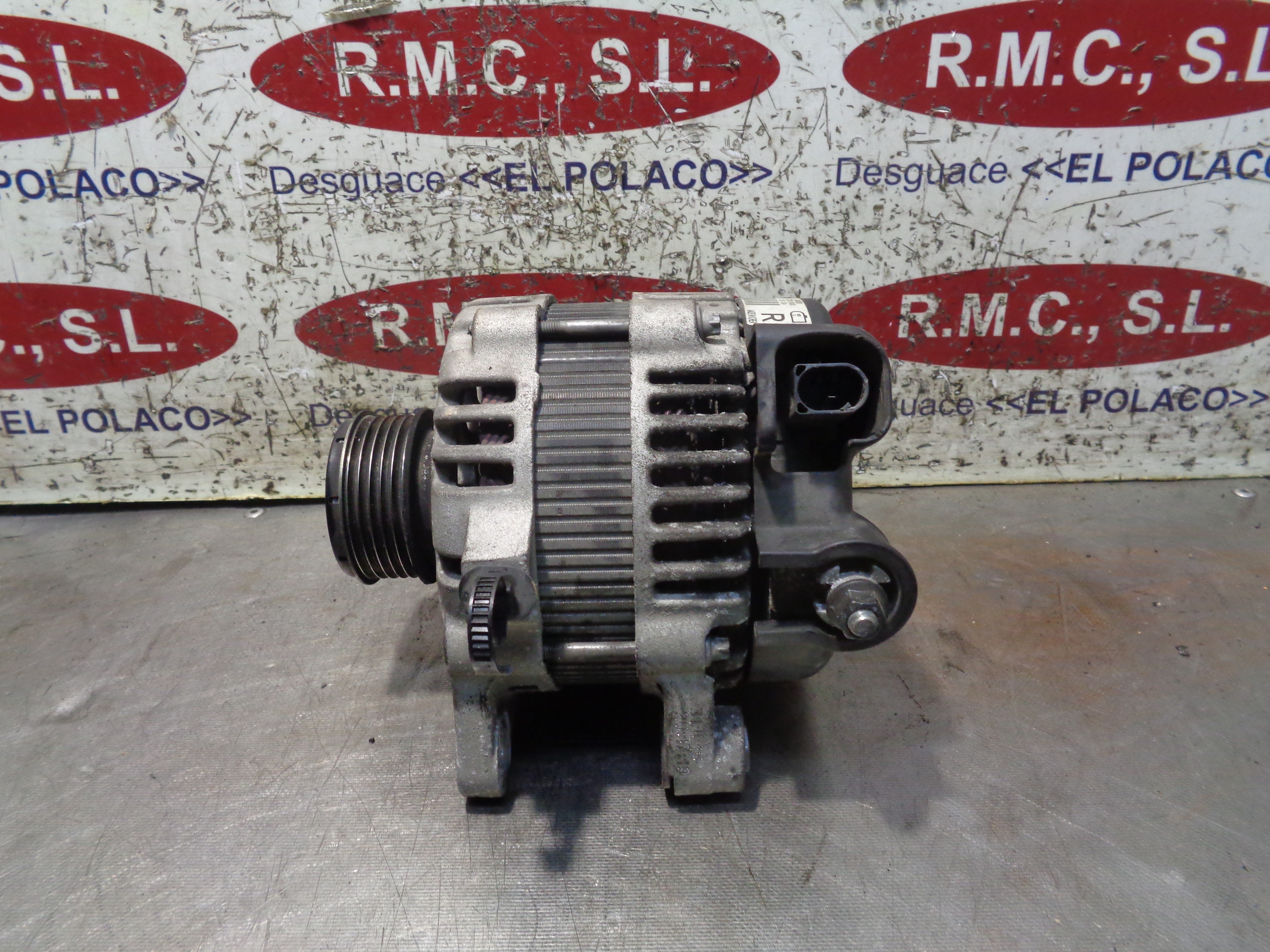 KIA Carens 3 generation (RP) (2013-2019) Alternator 373002A900 25045119