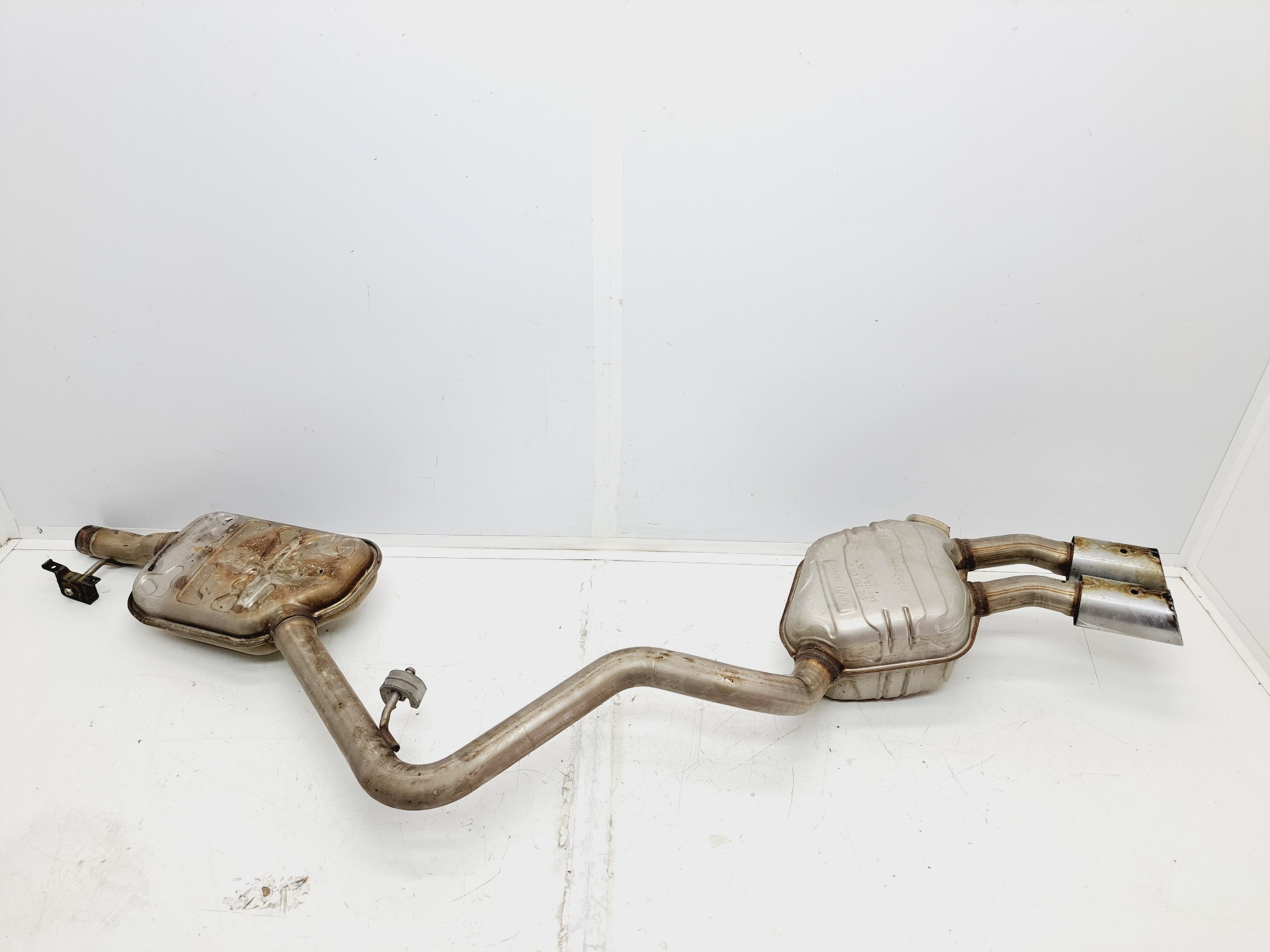 AUDI Q3 8U (2011-2020) Rear Exhaust Muffler 5N0253611H 25896393