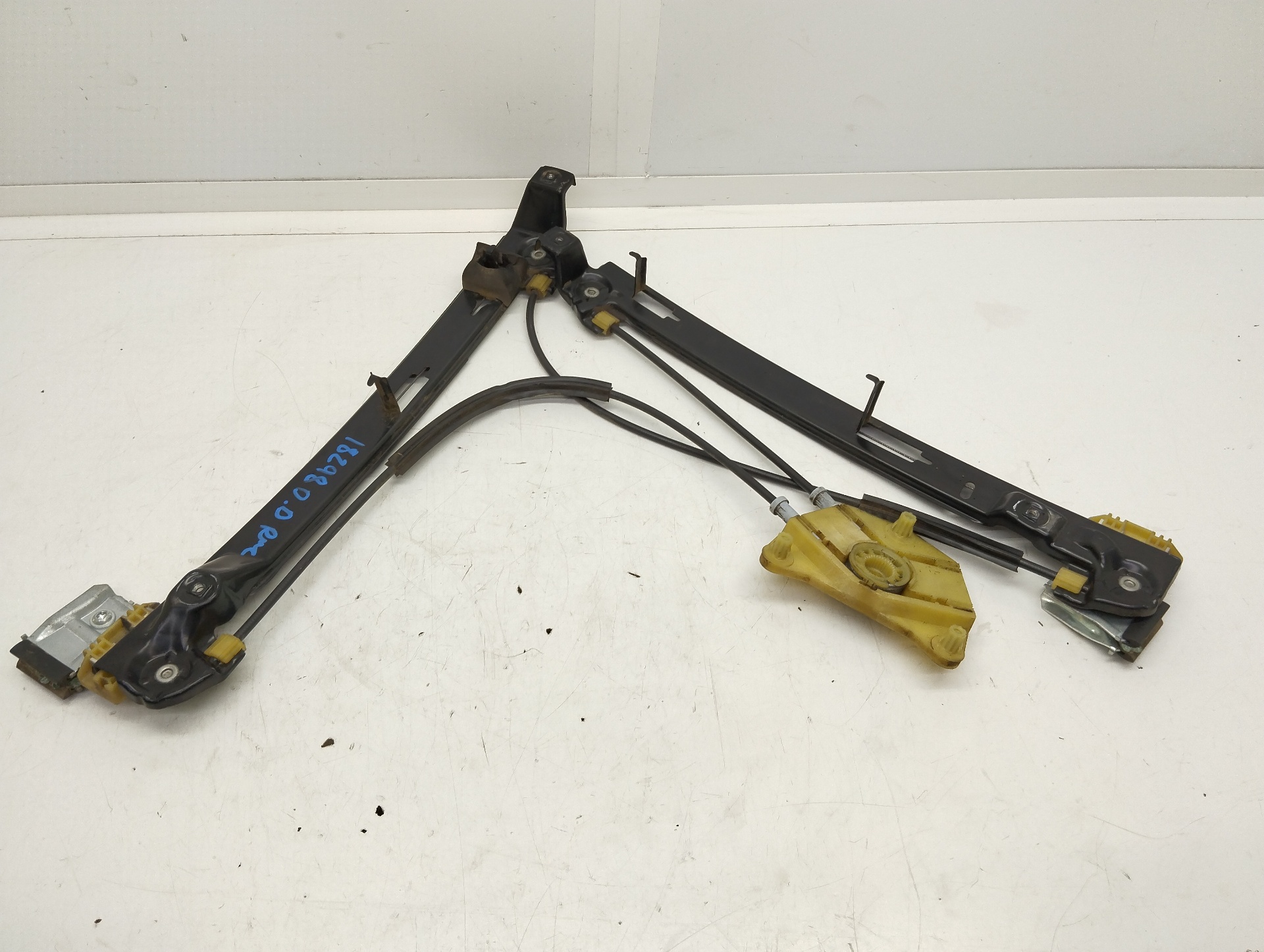 SEAT Leon 2 generation (2005-2012) Front Right Door Window Regulator 22437816