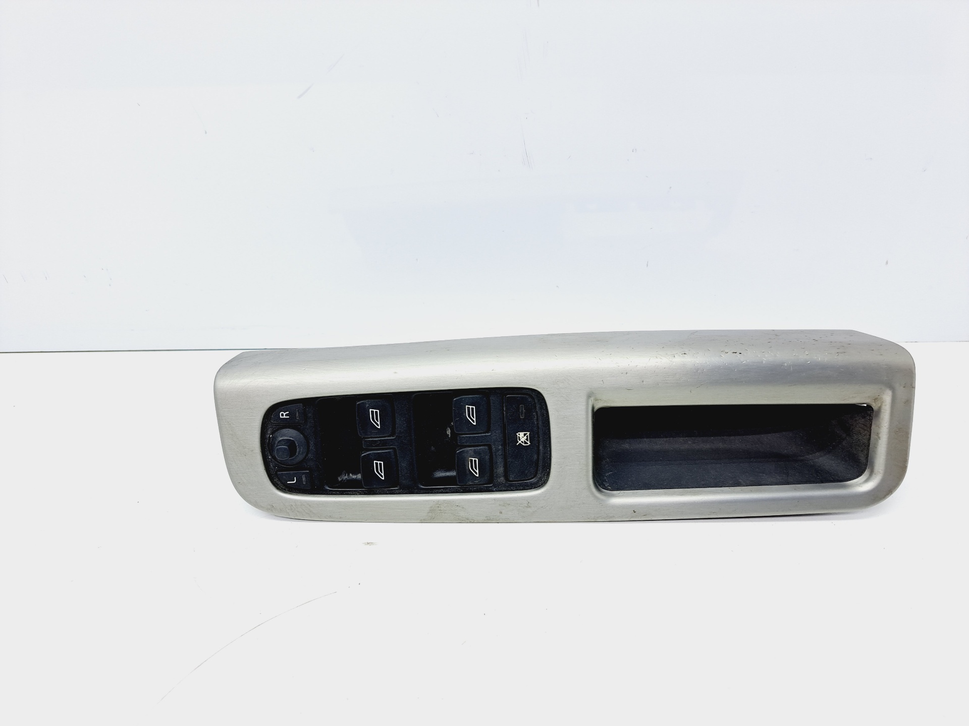 VOLVO V50 1 generation (2003-2012) Priekšējo kreiso durvju logu pacēlāja slēdži 30773427 25074142