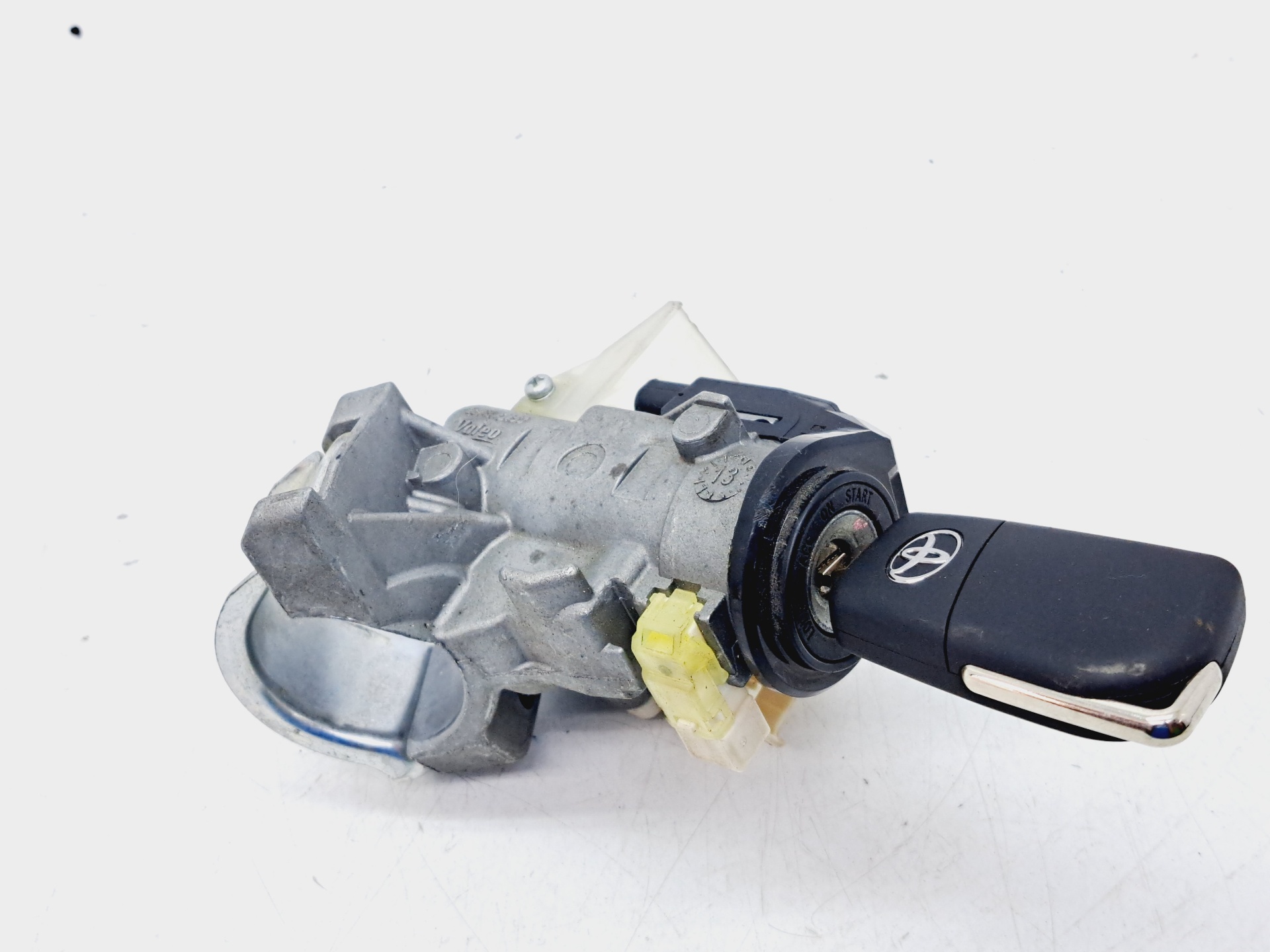 TOYOTA Avensis Ignition Lock 450200203 23330561