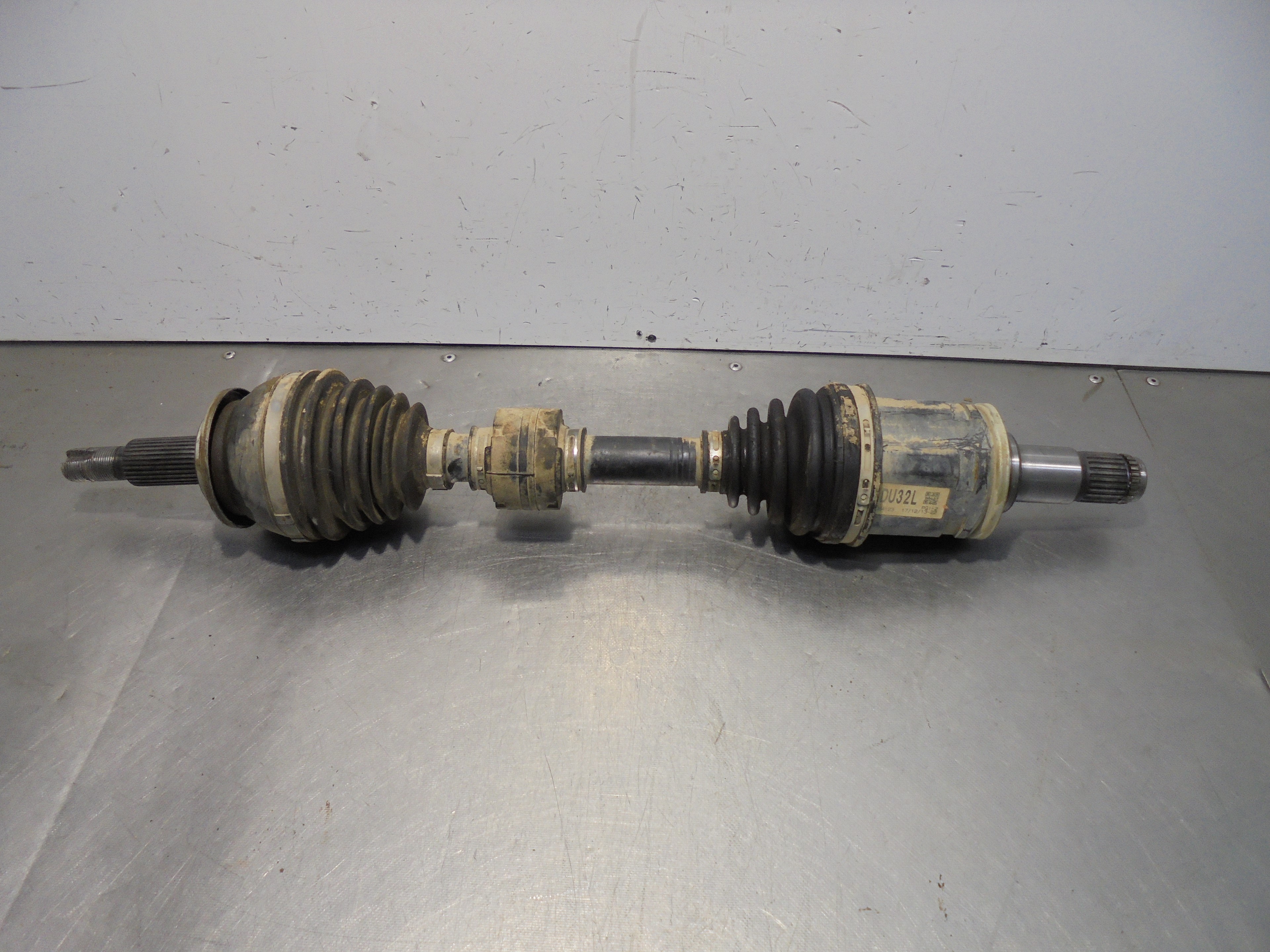 TOYOTA RAV4 4 generation (XA40) (2012-2018) Front Left Driveshaft DU32L084123 25072616