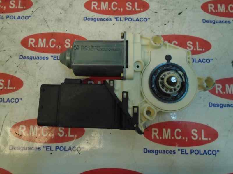 SEAT Leon 1 generation (1999-2005) Front Right Door Window Control Motor 105415301 25213381