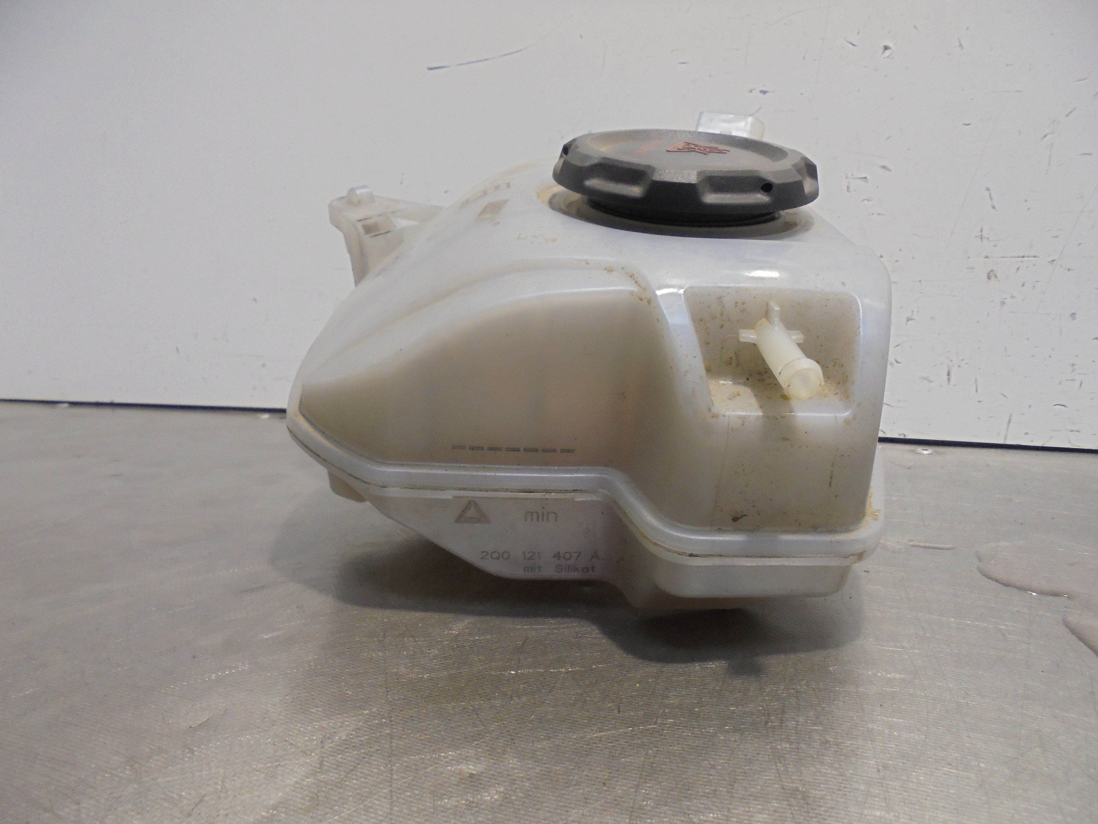 SEAT Arona 1 generation (2017-2024) Expansion Tank 2Q0121407 25075867