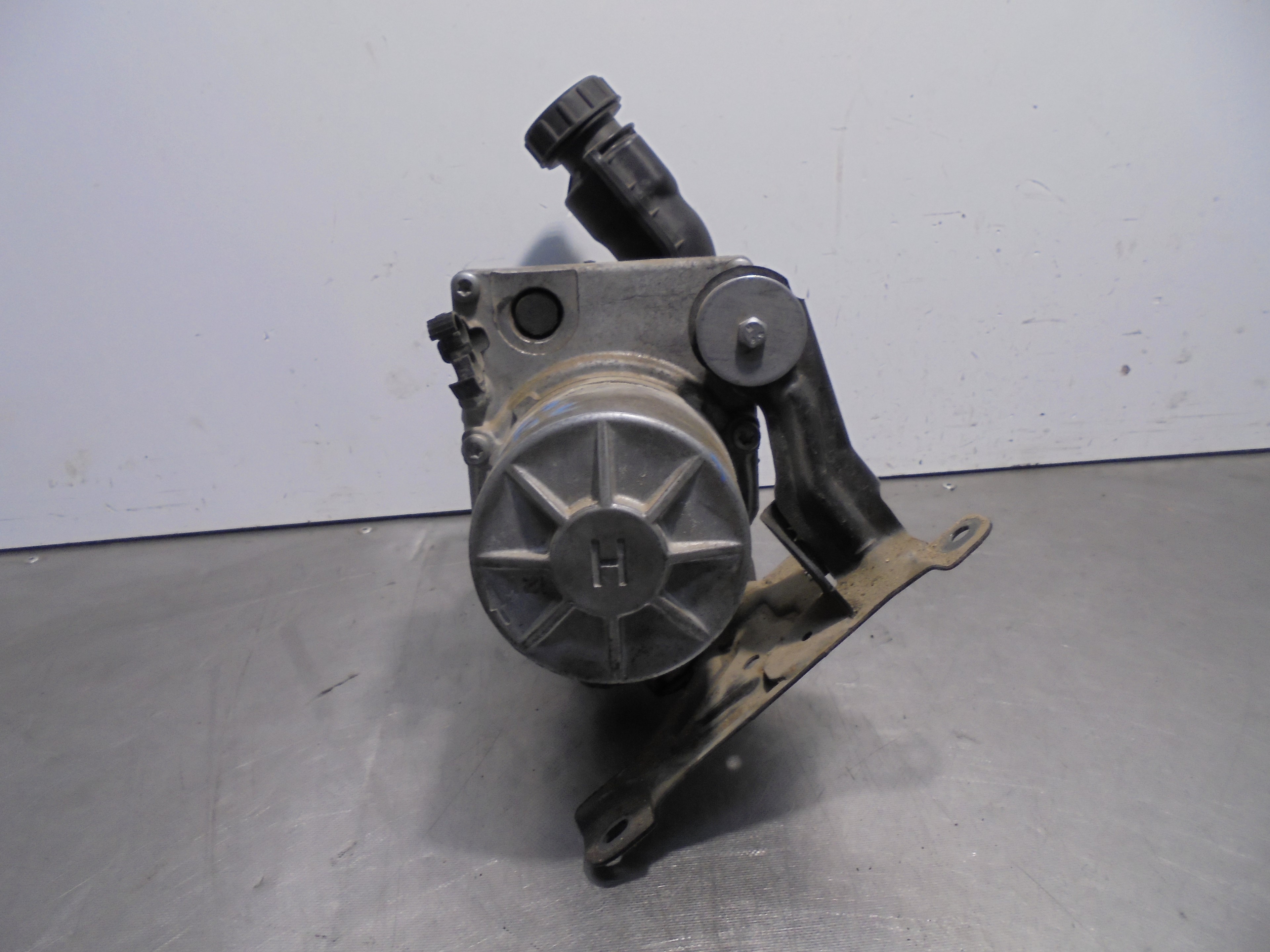 PEUGEOT 508 1 generation (2010-2020) Power Steering Pump 9676154180 25067866