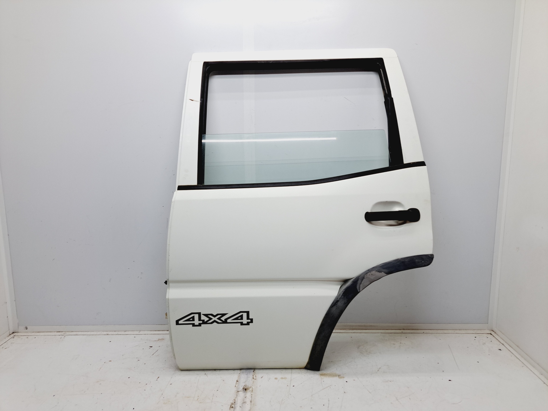 VOLVO Terrano 2 generation (1993-2006) Rear Left Door 25215262