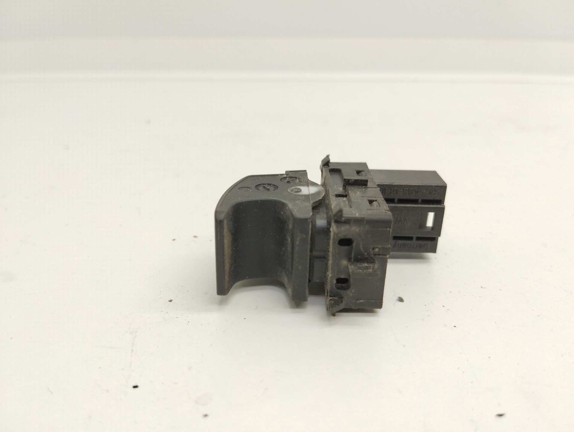 SEAT Leon 3 generation (2012-2020) Front Right Door Window Switch 5G0959855P 23333066