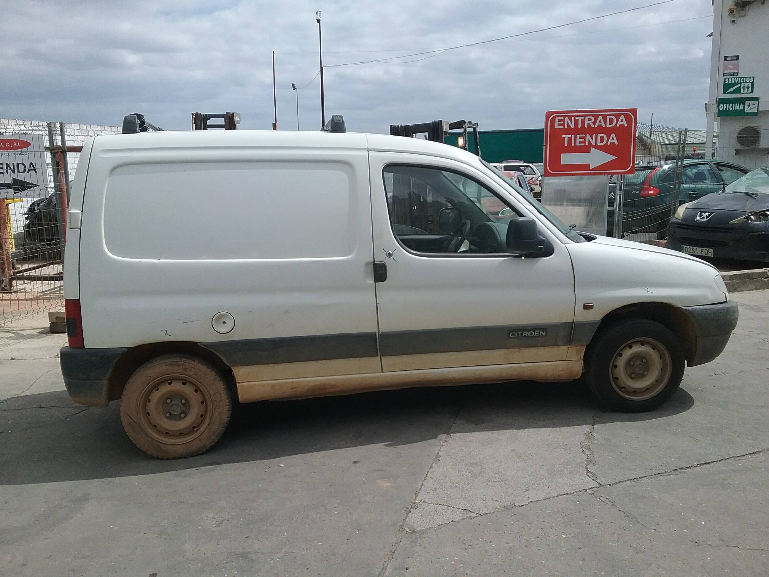 CITROËN Berlingo 1 generation (1996-2012) Нижний рычаг передний правый 25213782