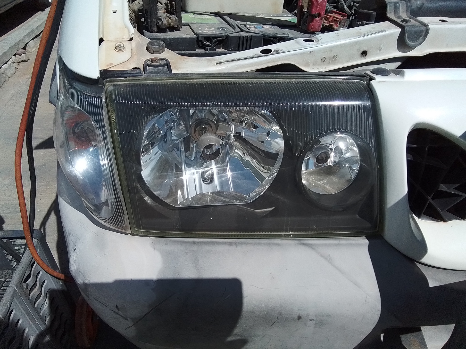 VOLVO Terrano 2 generation (1993-2006) Front Right Headlight 25209477