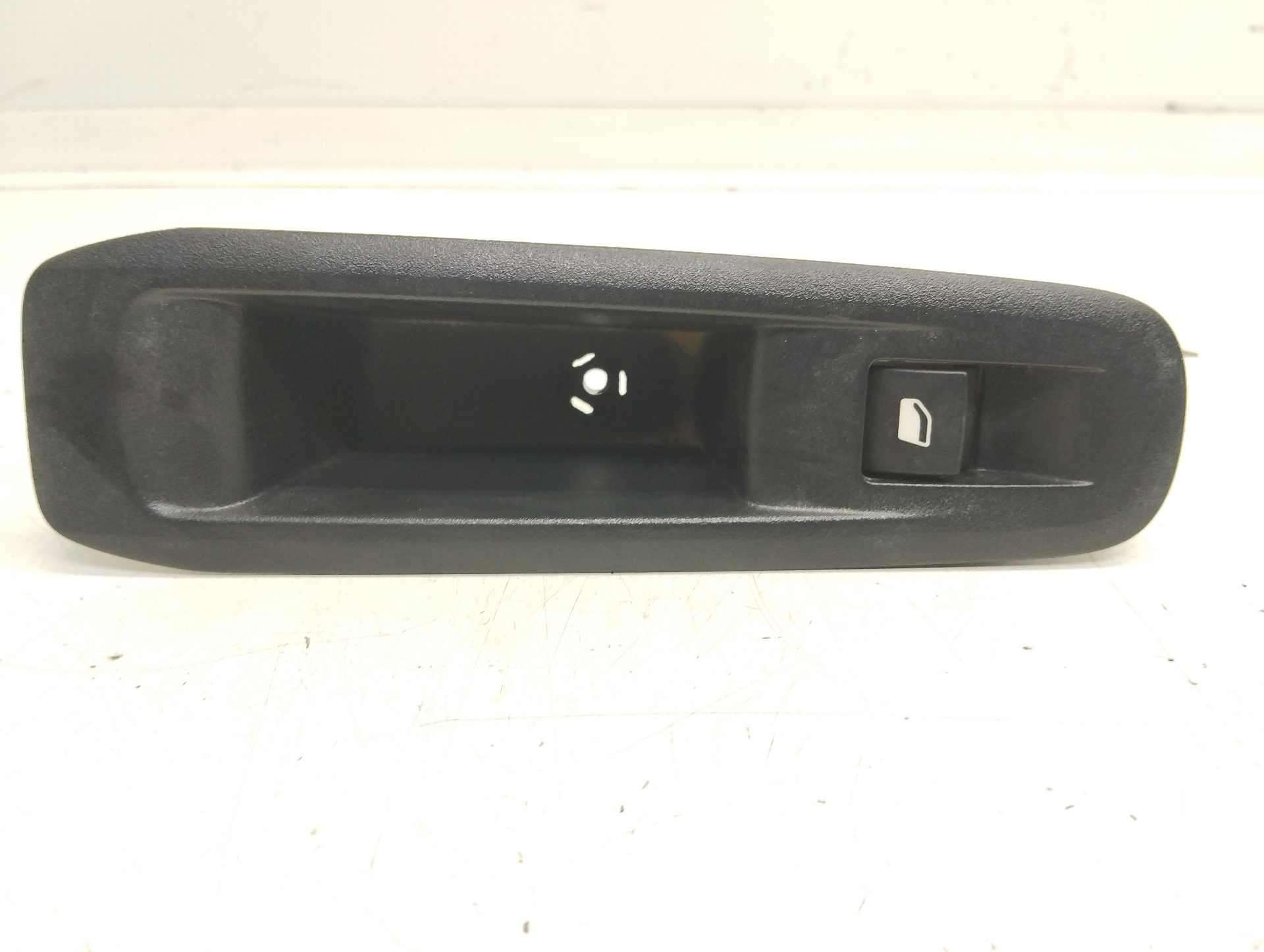 PEUGEOT 308 T9 (2013-2021) Кнопка стеклоподъемника задней правой двери 96762292ZD 25372139