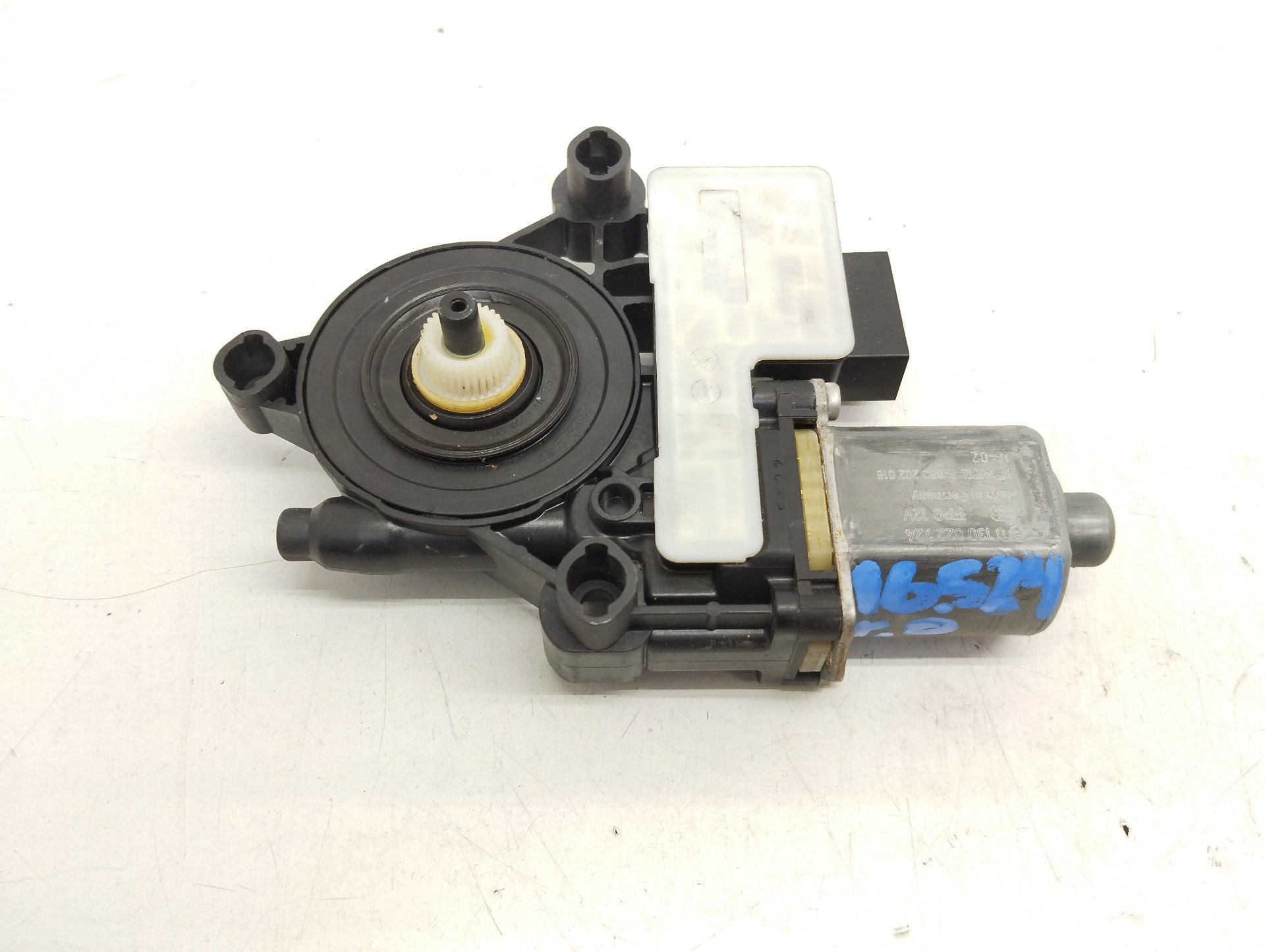 SEAT Leon 3 generation (2012-2020) Rear Right Door Window Control Motor 0130822724 25896220