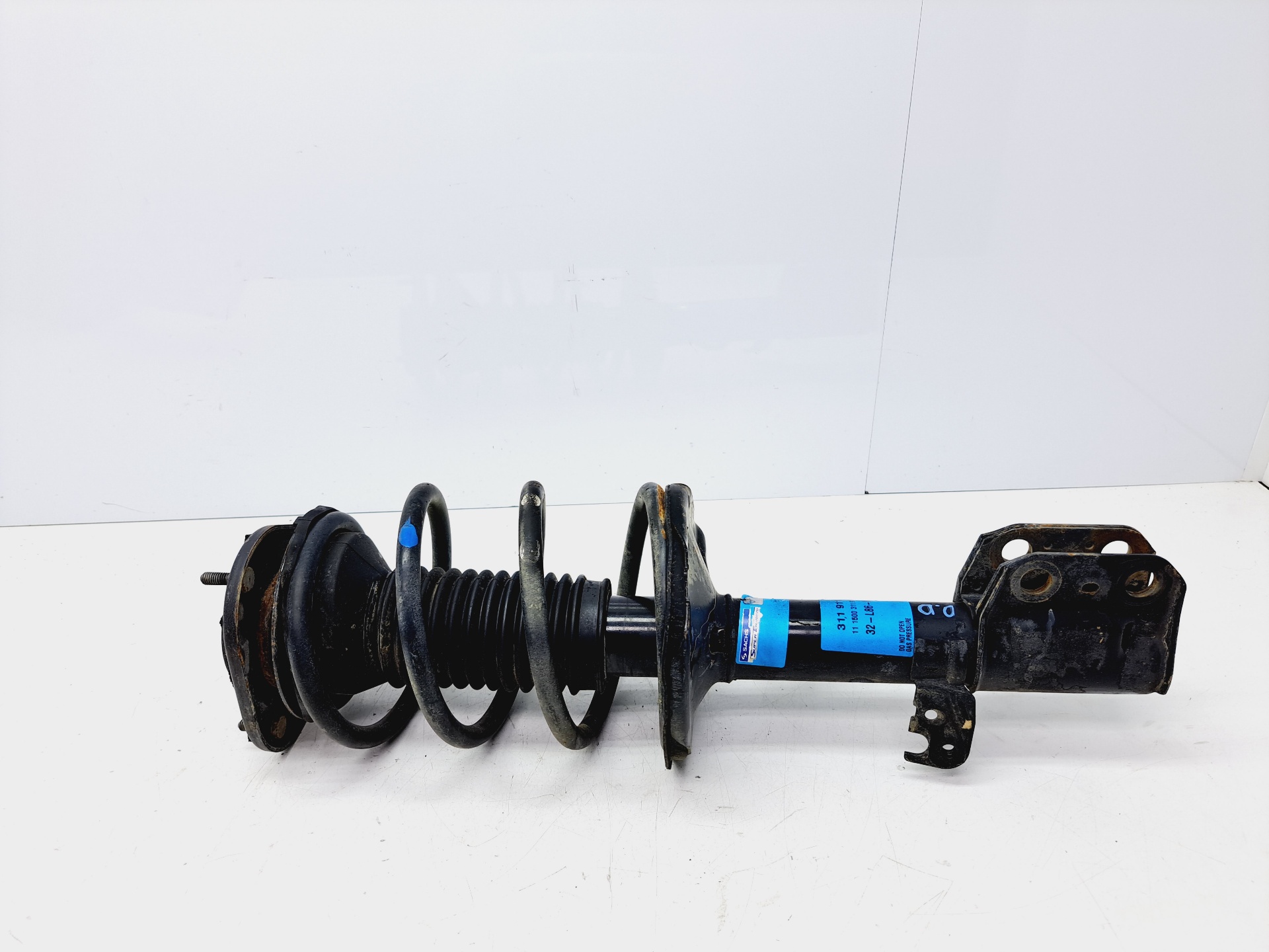 TOYOTA Avensis 2 generation (2002-2009) Front Right Shock Absorber 23313682