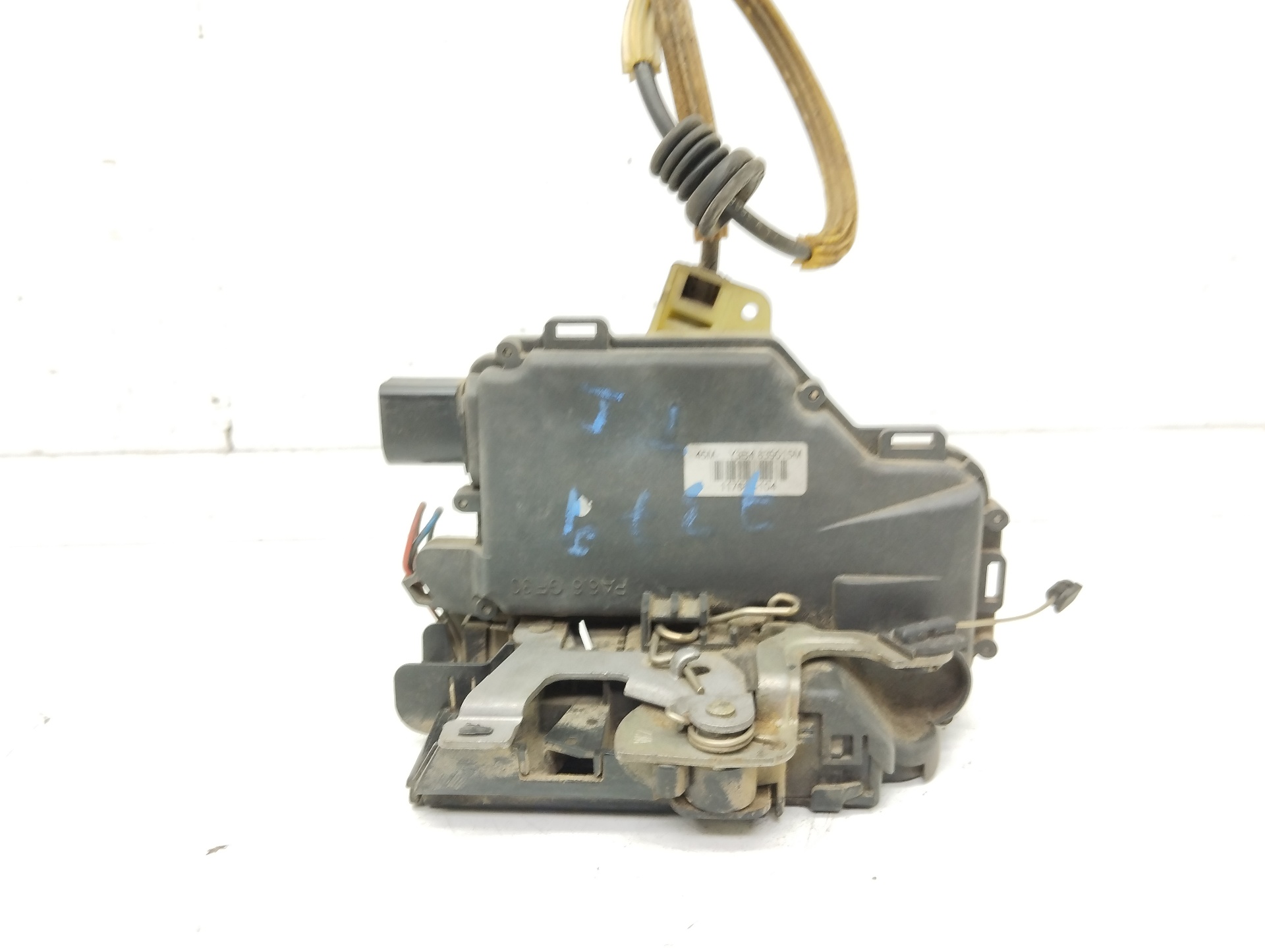 NISSAN Замок лівих задніх дверей Y3B4839015M 25965803