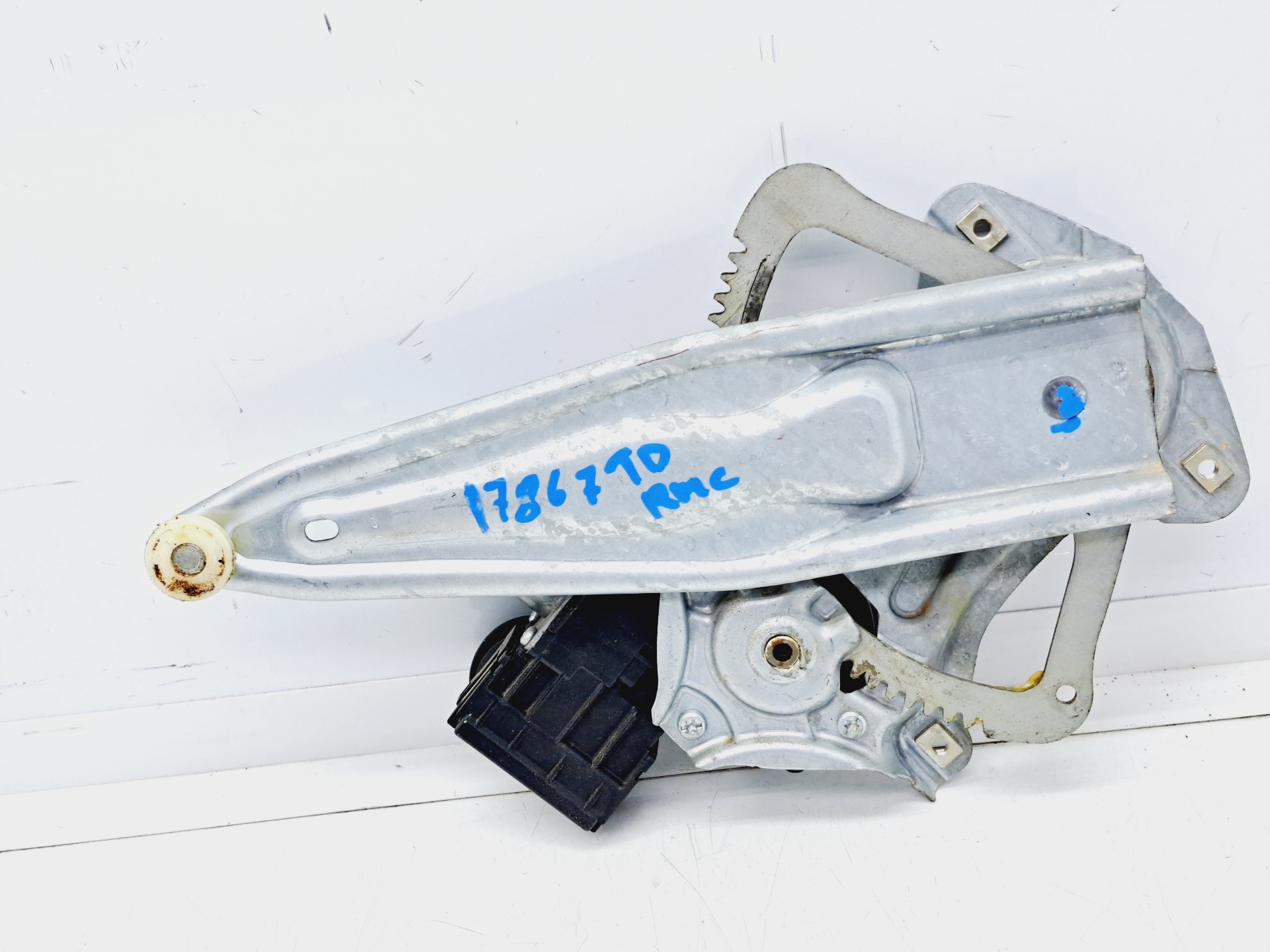 TOYOTA C-HR 1 generation (2016-2023) Rear Right Door Window Regulator 85720F4020 25754910