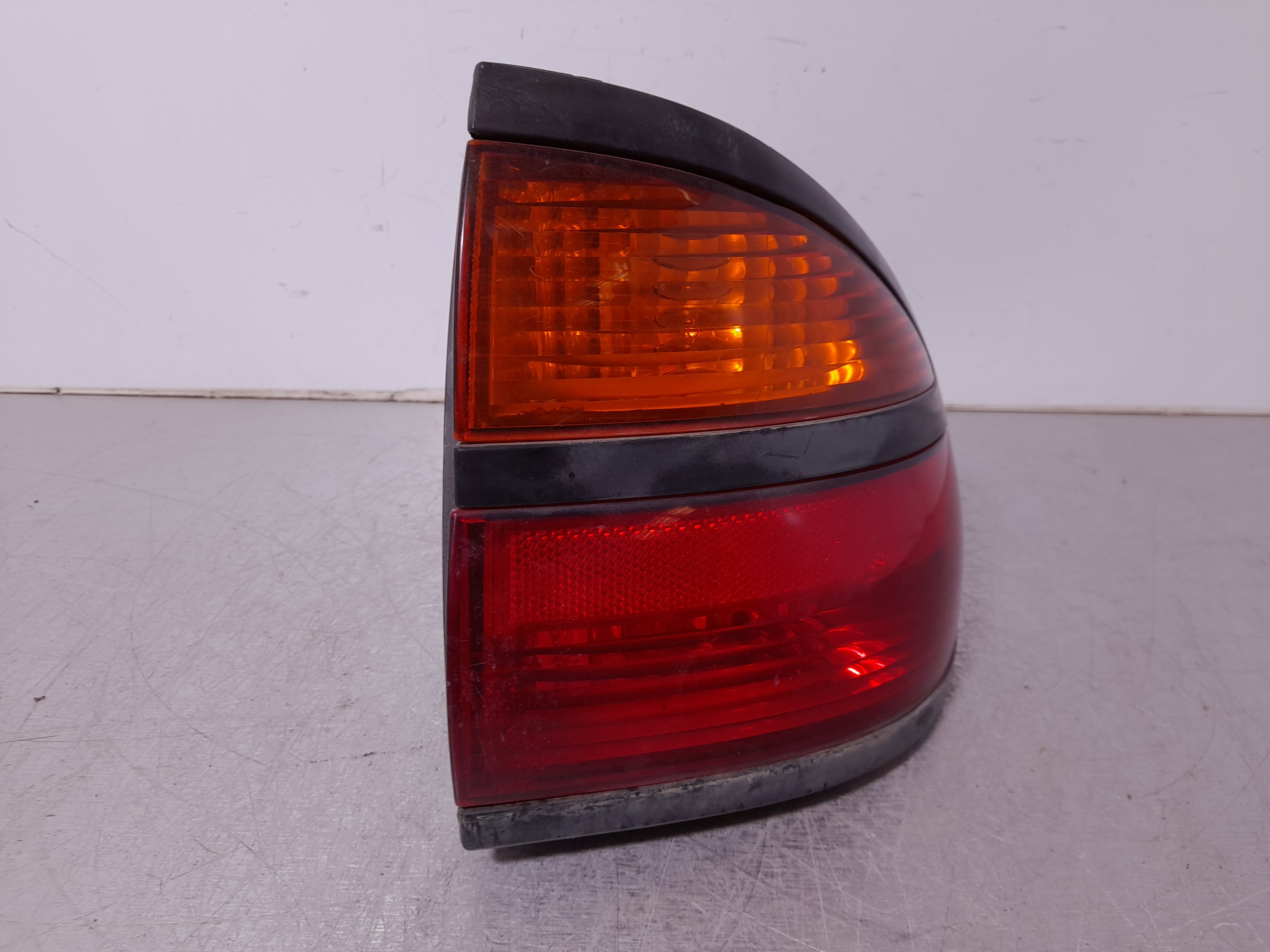 RENAULT Laguna 1 generation (1993-2001) Baglygte højre baglygte 67732960 25895319