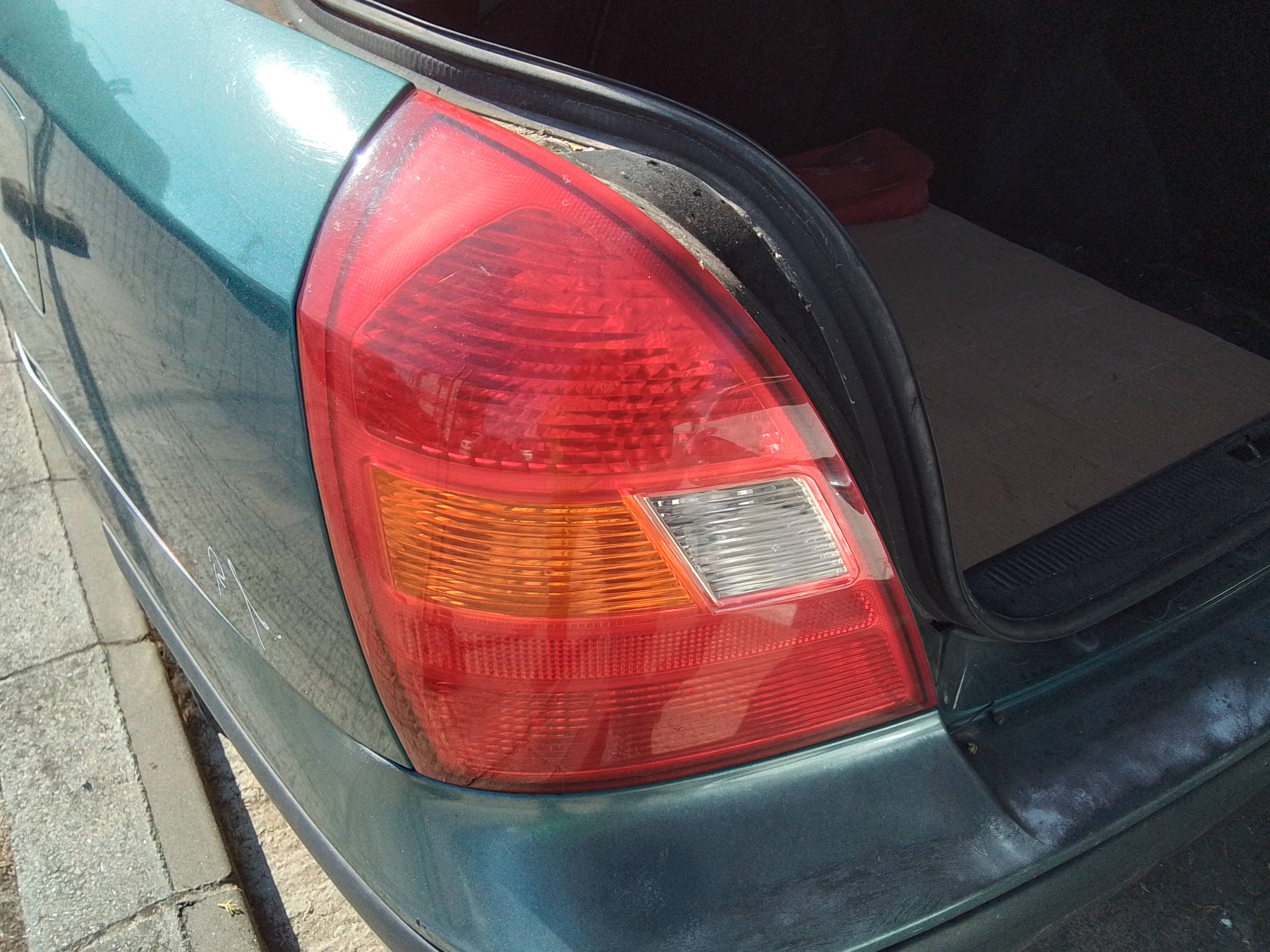 HYUNDAI Elantra XD (2000-2010) Rear Left Taillight 23333016