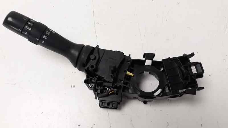 TOYOTA Avensis Vri bryterknappen 17F373 18668670