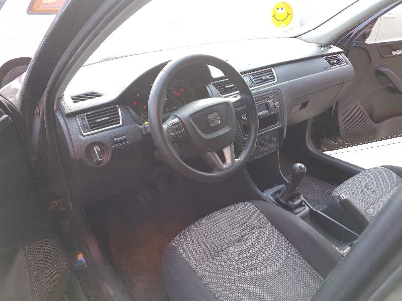 SEAT Toledo 4 generation (2012-2020) Priekinių dešinių durų stiklo pakelėjas 5JA837462 18584876