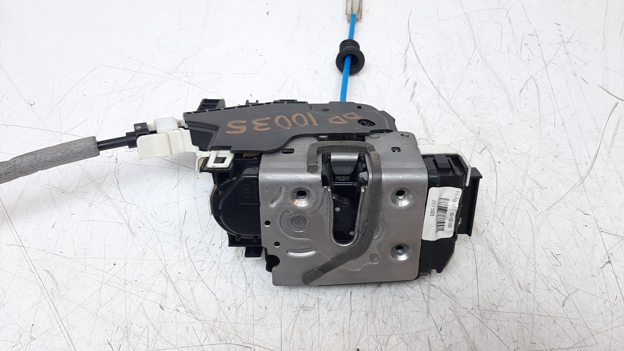 MERCEDES-BENZ CLA-Class C117 (2013-2016) Front Right Door Lock A2040085899 20608614