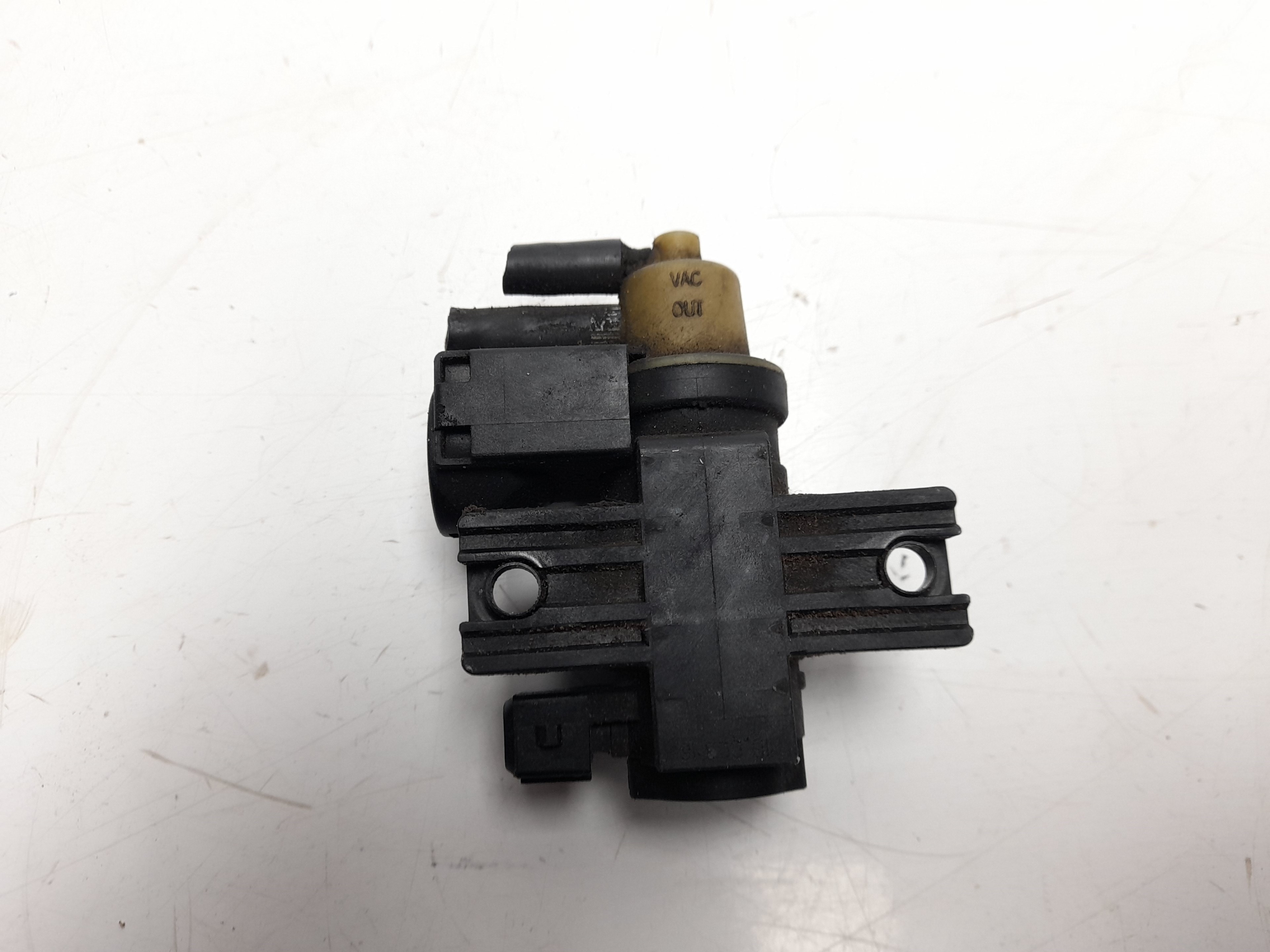 MERCEDES-BENZ A-Class W176 (2012-2018) Solenoid Valve 8200790180 18684111