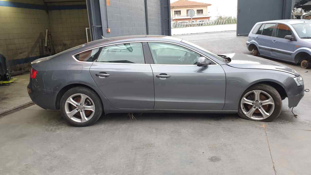 AUDI A5 Sportback 8T (2009-2011) Motor de control geam ușa  stânga spate 8T0959801B 18762338