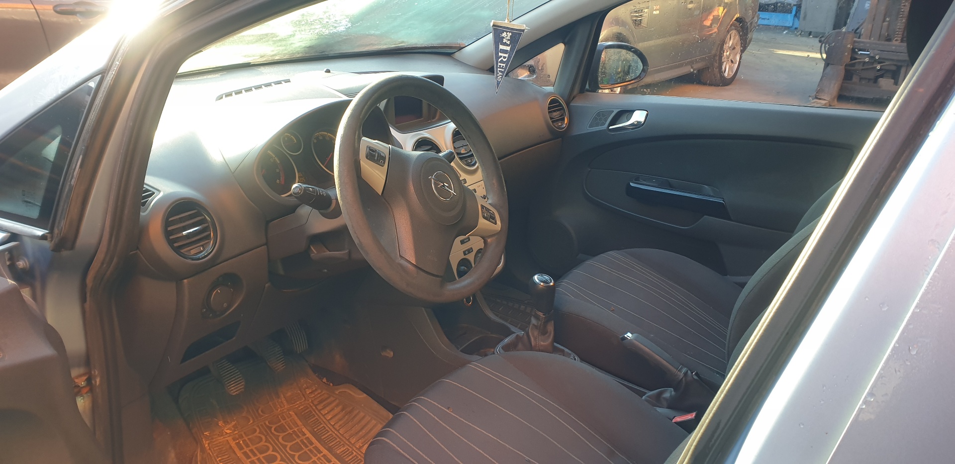 OPEL Corsa D (2006-2020) Bagāžas nodalījuma loga tīrītāja motorīts 13163029 24051175