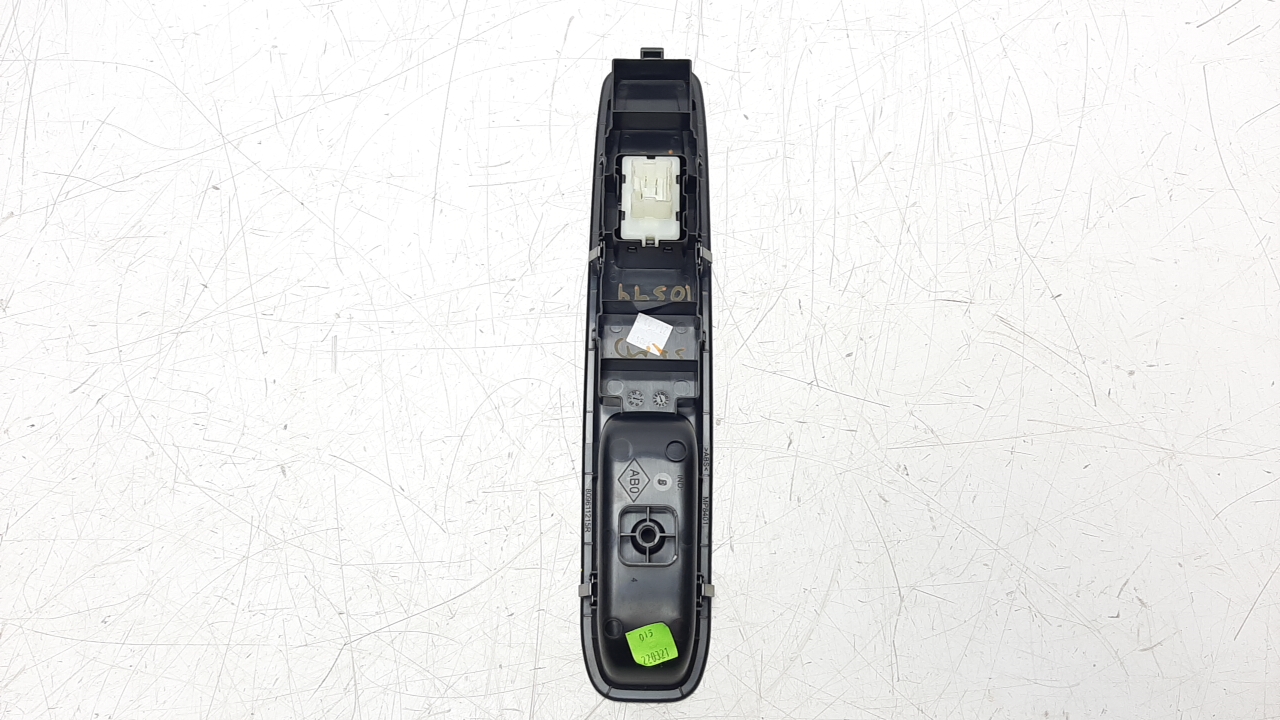 DACIA Sandero 2 generation (2013-2020) Front Right Door Window Switch 254118044R 22802701