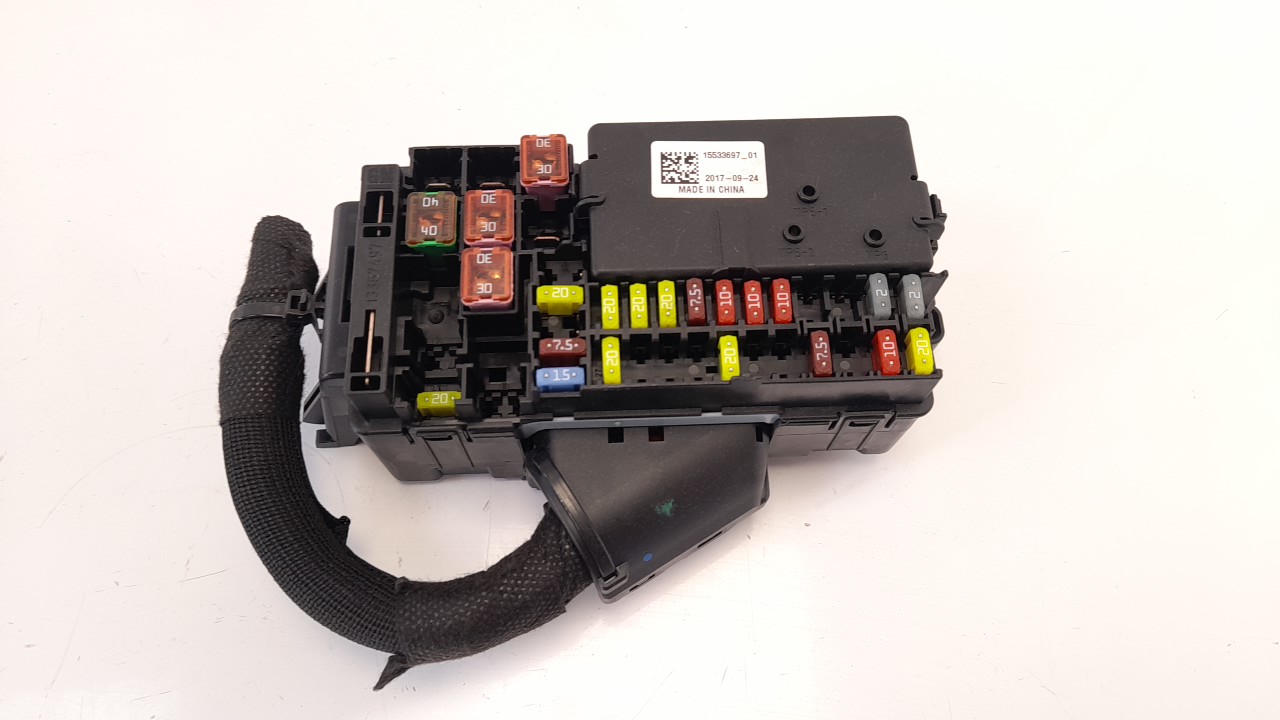 OPEL Astra K (2015-2021) Fuse Box 15533697 25915883