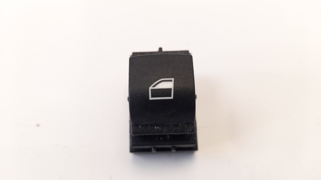 BMW 1 Series F20/F21 (2011-2020) Rear Right Door Window Control Switch 920810602 18641790