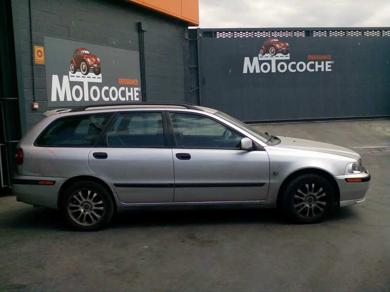 VOLVO V40 1 generation (1996-2004) Vindrutetorkare fram 039024170 18452741