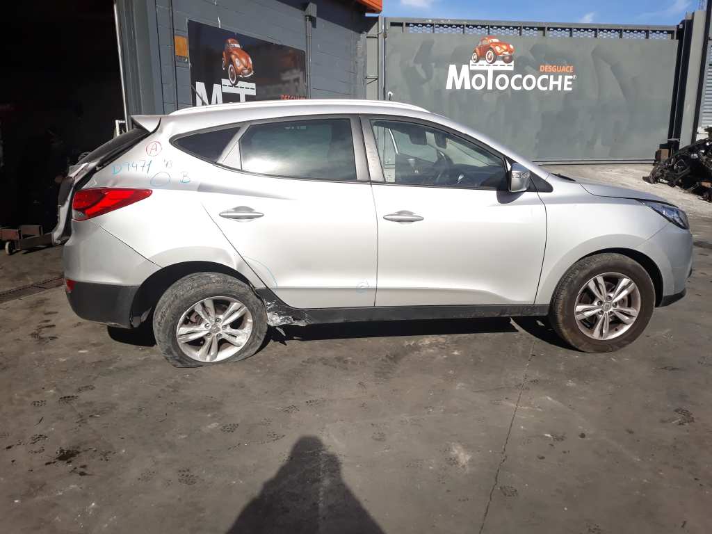 HYUNDAI Tucson 3 generation (2015-2021) Aizmugurējo kreiso durvju ārējais rokturis 826512Y010 18588456