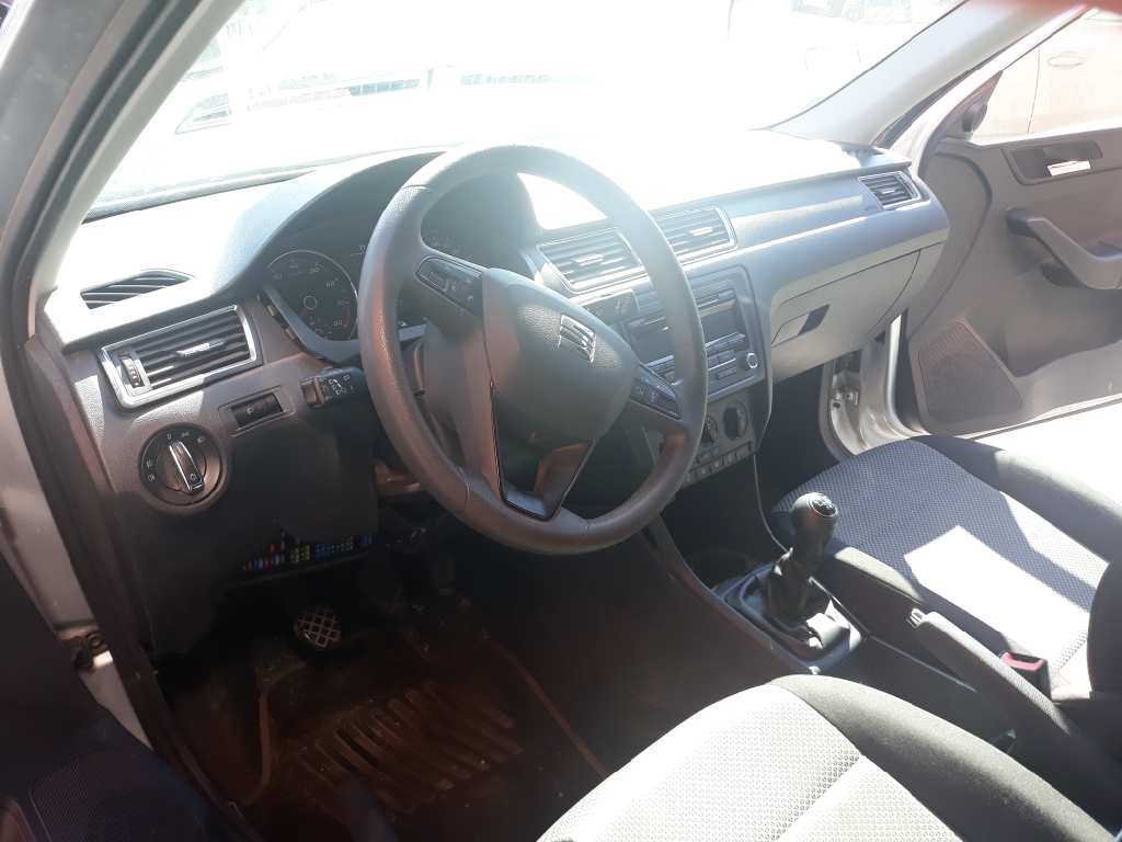 SEAT Toledo 4 generation (2012-2020) Priekinių dešinių durų stiklo pakelėjas 5JA837462 18610446