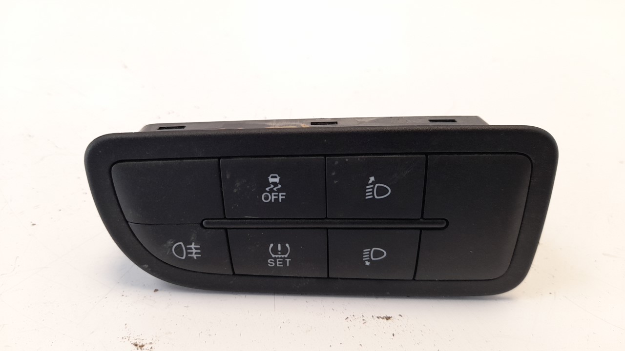 FIAT Tipo 2 generation (2015-2024) Переключатель кнопок 0735630749 18679477