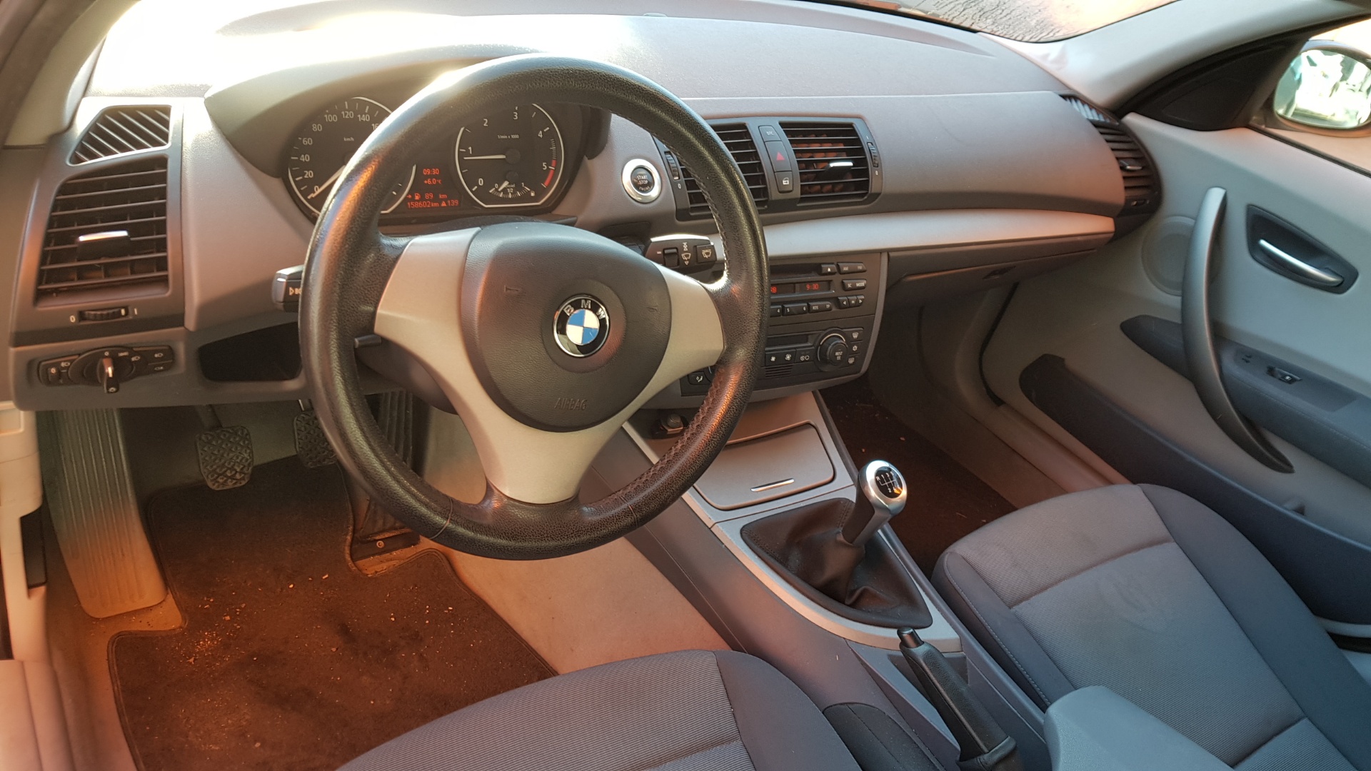 BMW 1 Series E81/E82/E87/E88 (2004-2013) Priekinių dešinių durų stiklo pakelėjo varikliukas 6927026, 996625100 24602977