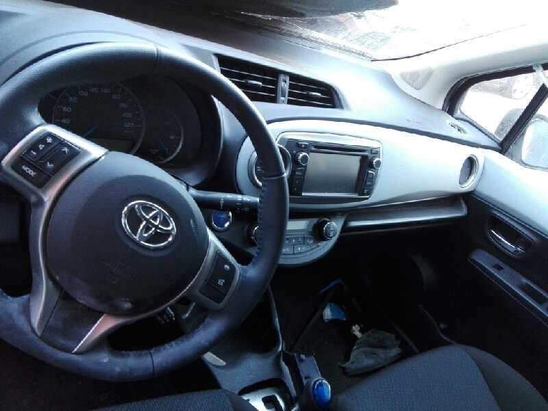 TOYOTA Yaris 3 generation (2010-2019) Інші частини інтер'єру 812600D070 18517100